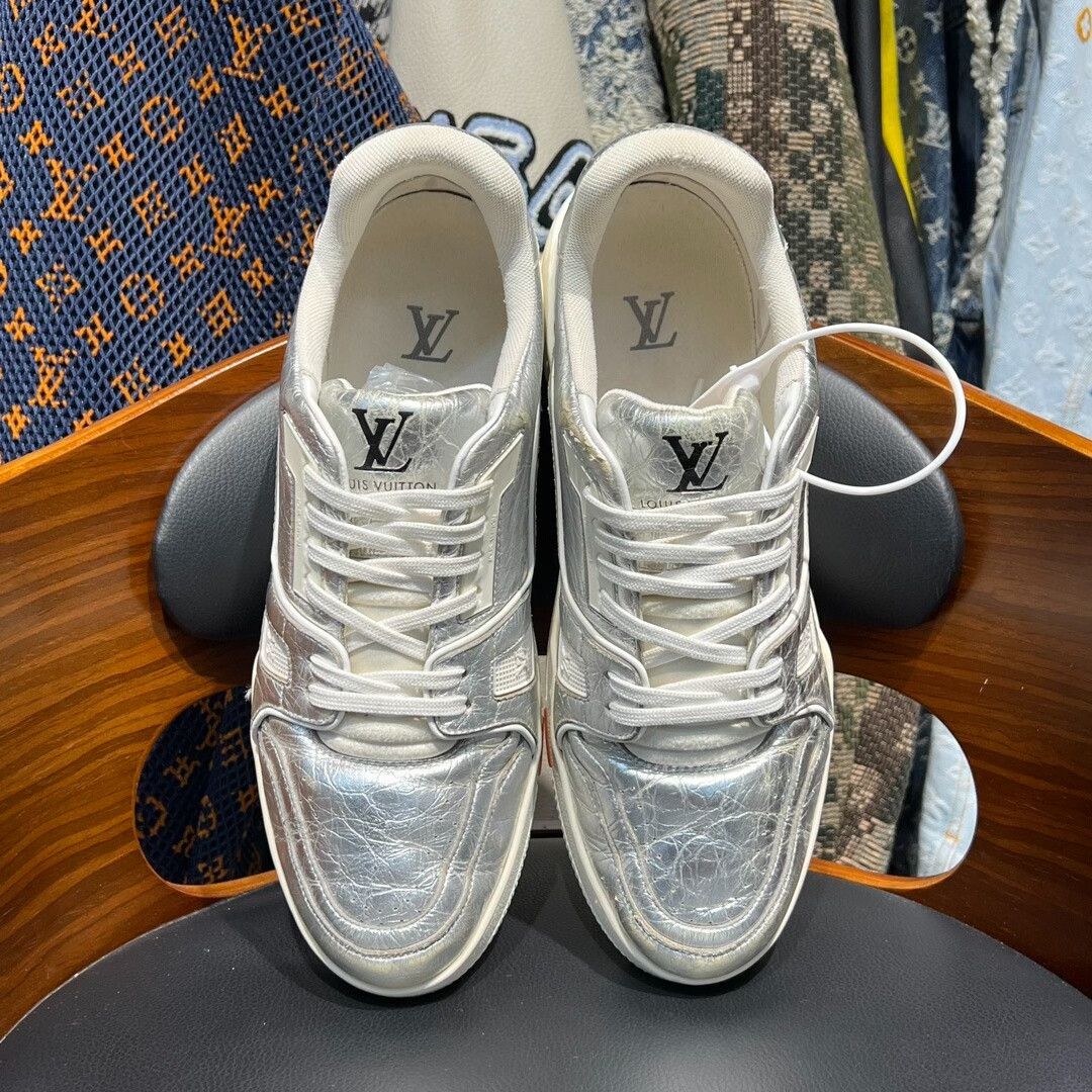 Louis Vuitton Louis Vuitton Training White Lowtop Sneakers 9 Men Size US 9 / EU 42 - 5 Thumbnail