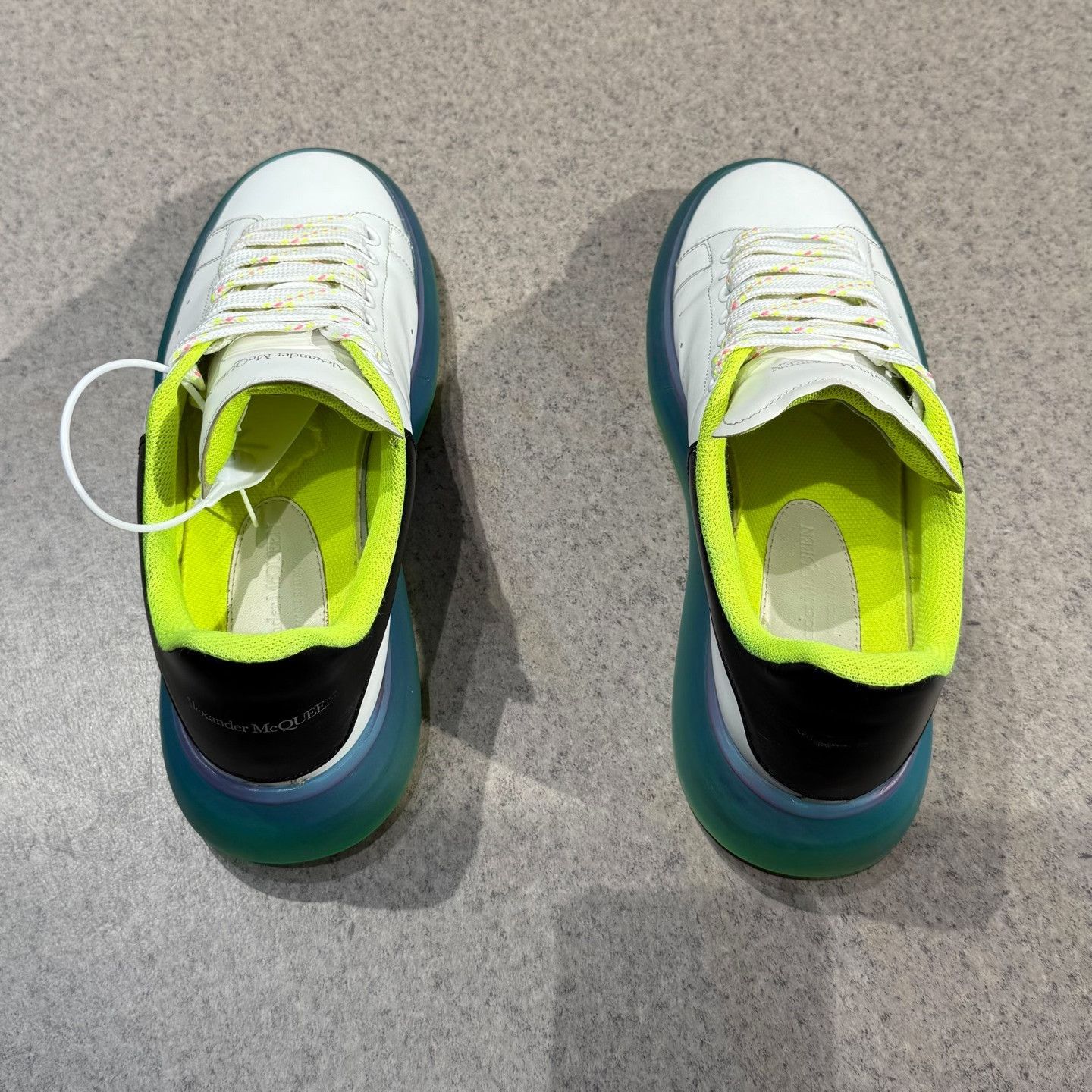 Alexander McQueen Alexander McQueen Blue Lowtop Sneakers 7.5 Men Size US 7.5 / EU 40-41 - 8 Thumbnail
