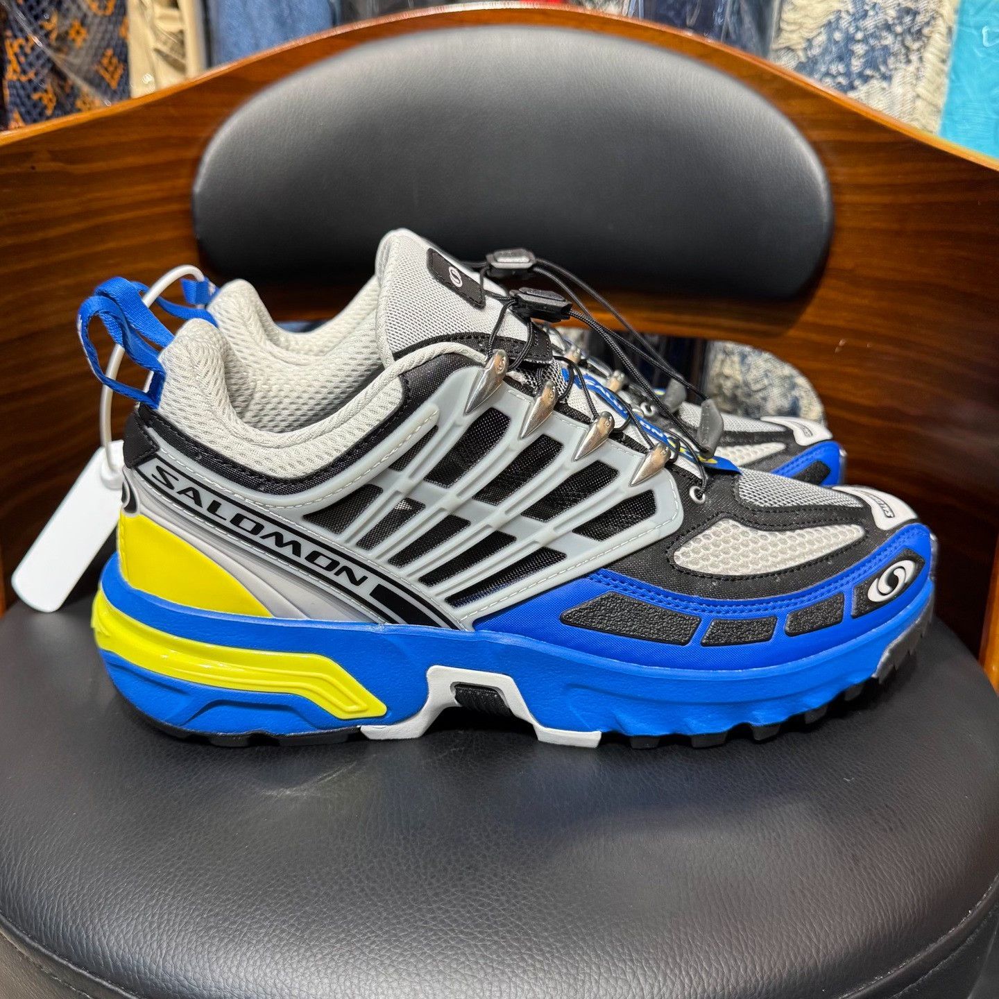 Salomon salomon Gray Lowtop Sneakers 9.5 Men Size US 9.5 / EU 42-43 - 4 Thumbnail
