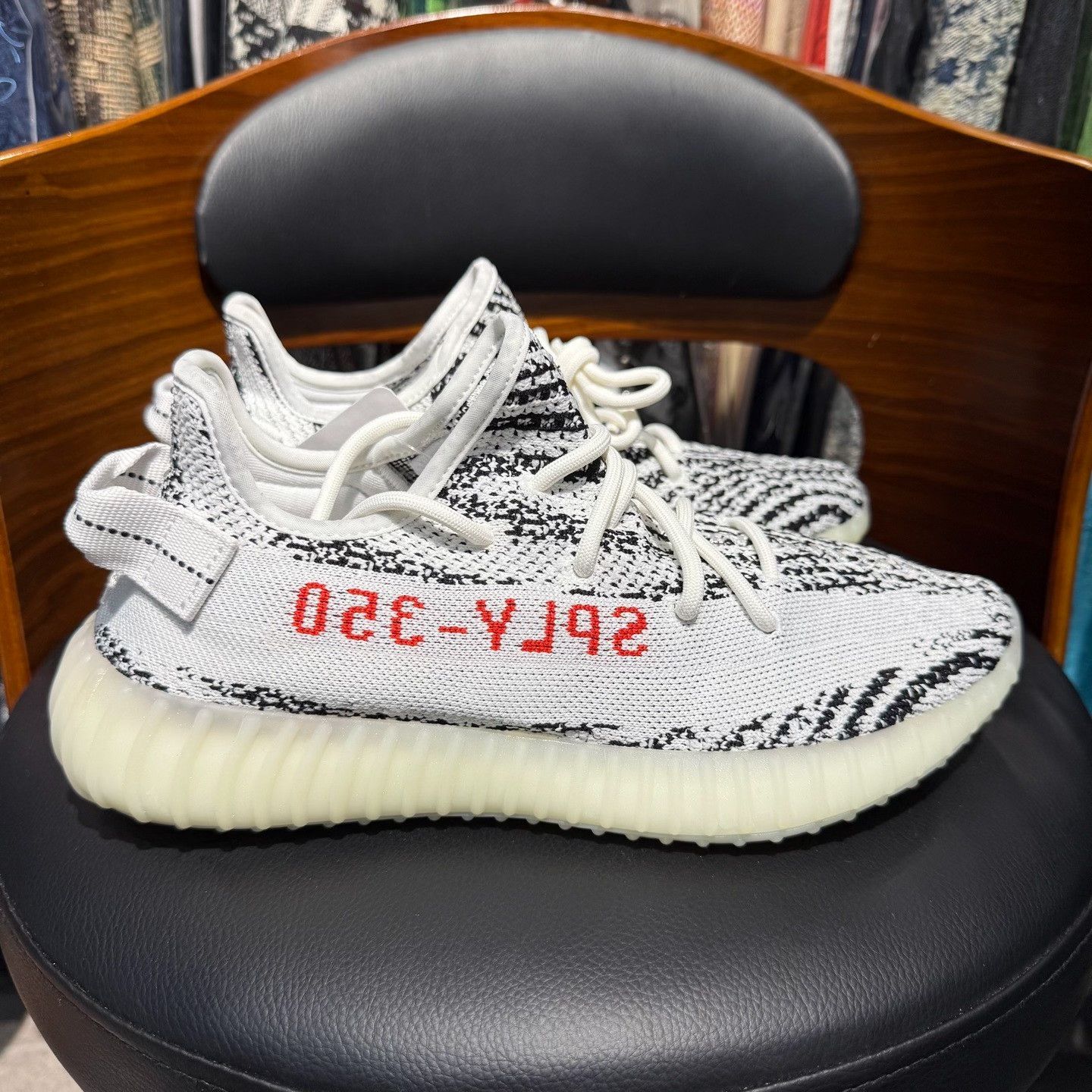 Adidas Adidas YEEZY350 White Lowtop Sneakers 9 Men Size US 9 / EU 42 - 4 Thumbnail