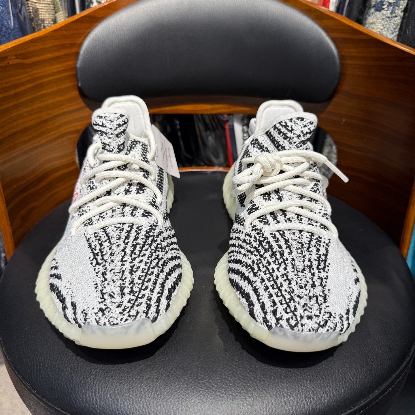 Adidas Adidas YEEZY350 White Lowtop Sneakers 9 Men Size US 9 / EU 42 - 2 Thumbnail