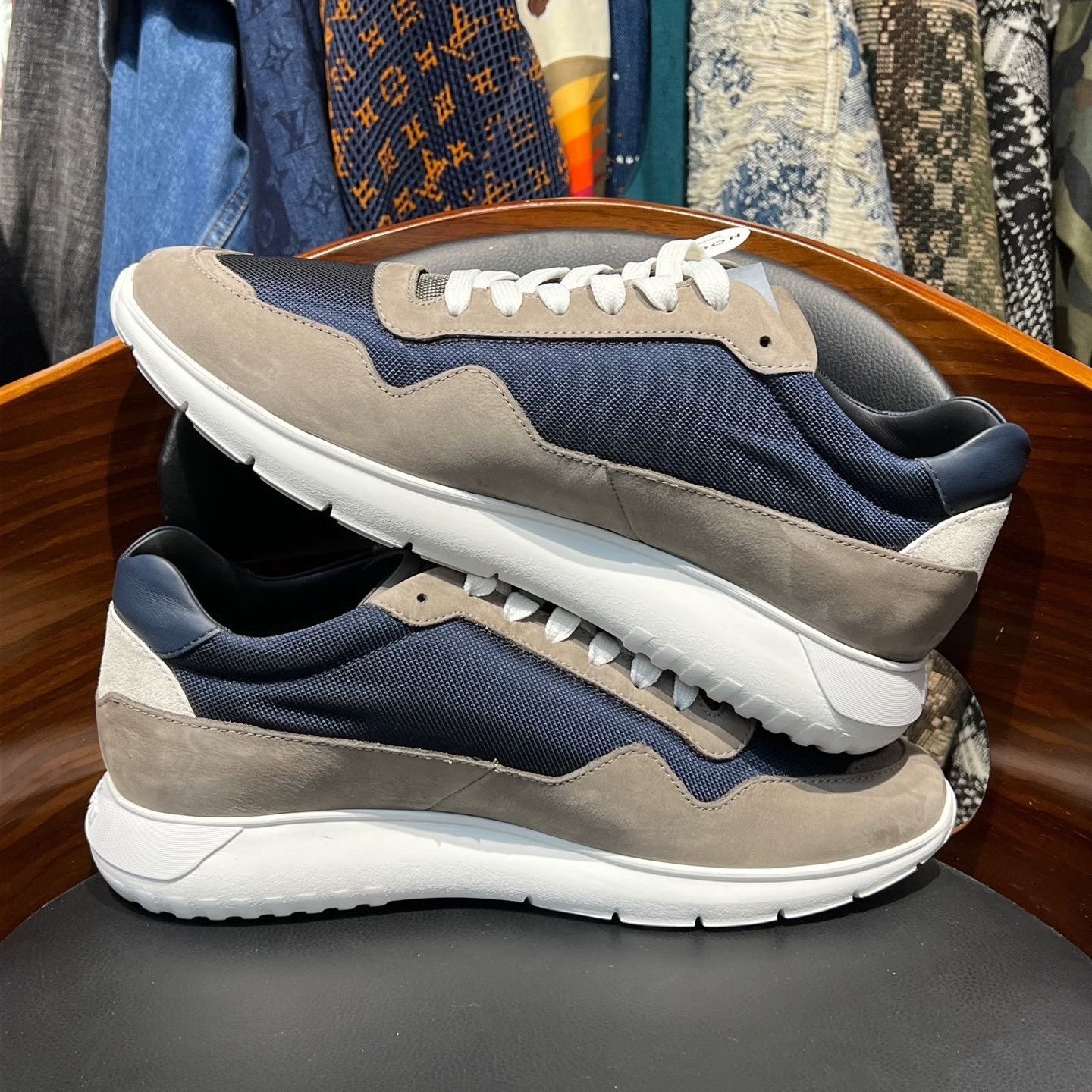 Hogan Hogan Retro Lowtop Sneakers 10.5 Men Size US 10.5 / EU 43-44 - 7 Thumbnail