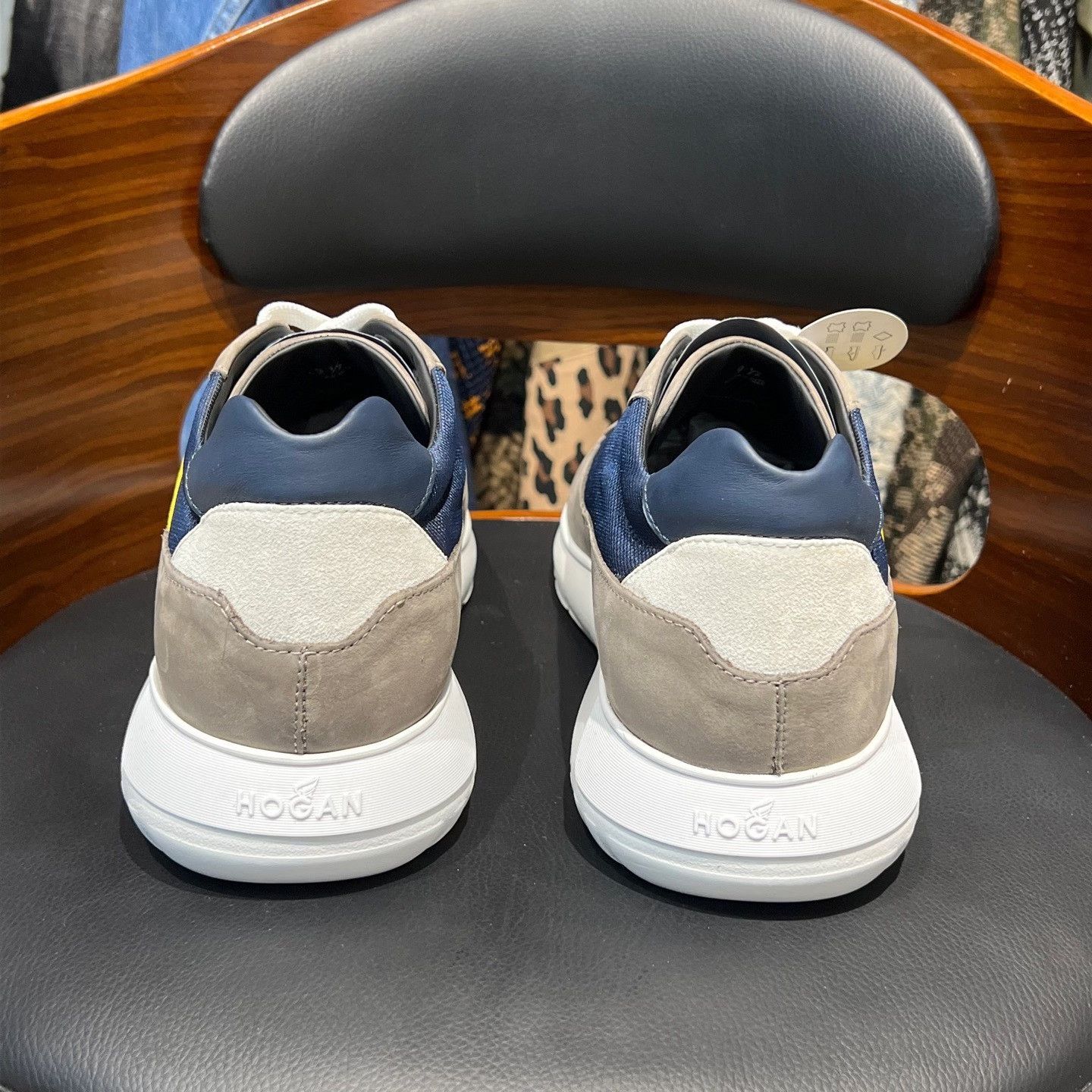 Hogan Hogan Retro Lowtop Sneakers 10.5 Men Size US 10.5 / EU 43-44 - 3 Thumbnail