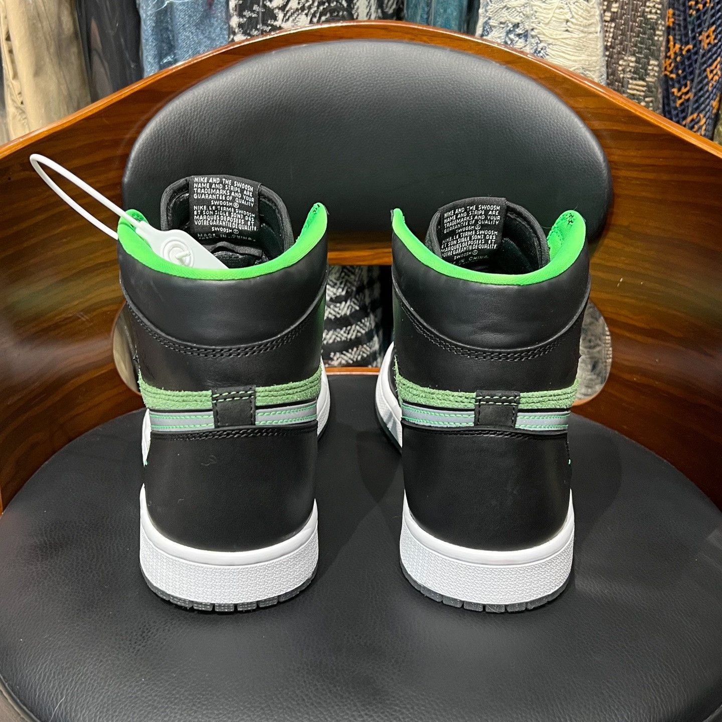 Nike Nike AJ1 Green Lowtop Sneakers 10.5 Men Size US 10.5 / EU 43-44 - 3 Thumbnail