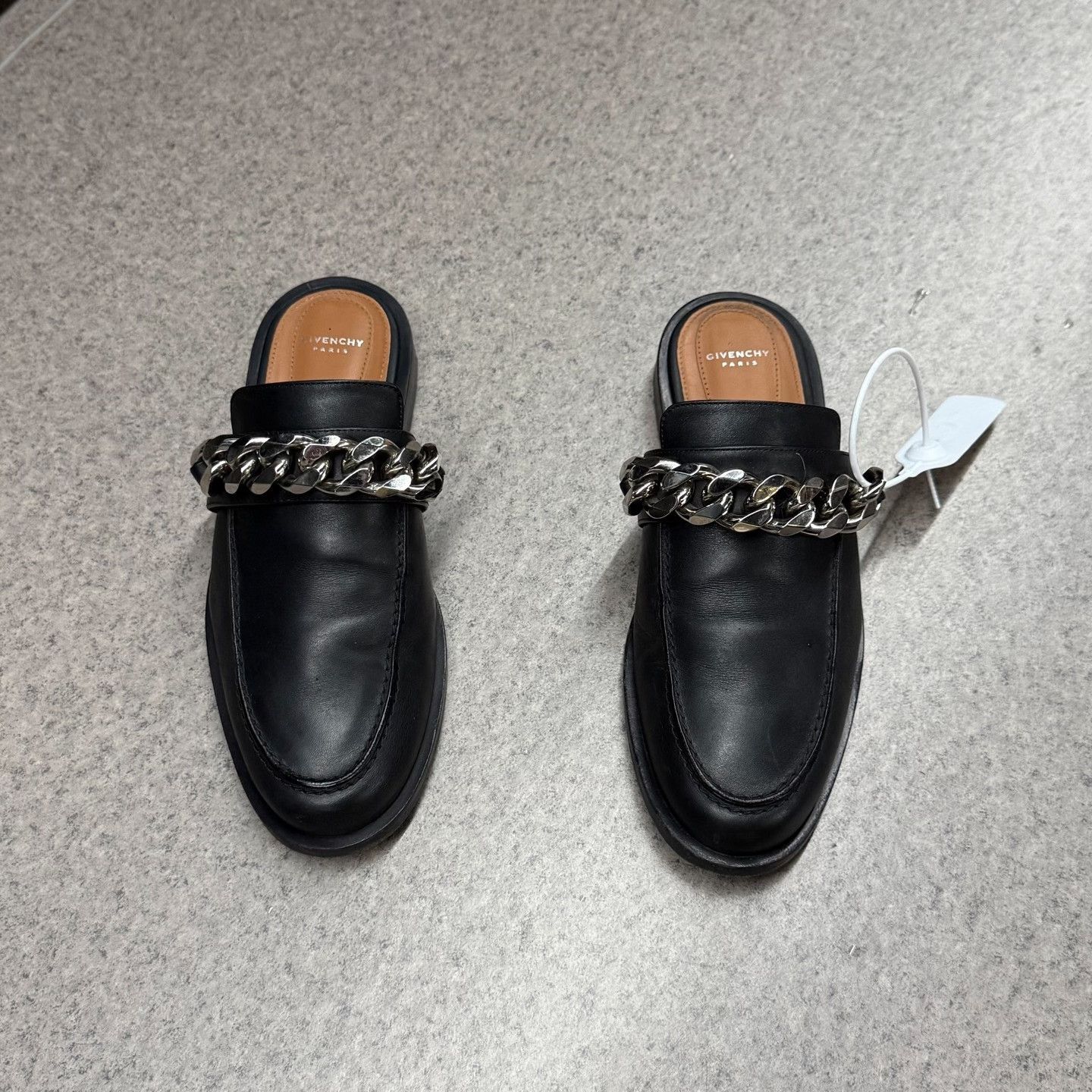 Givenchy Givenchy Leather Black Lowtop Sneakers us_7-5 Women Size US 7.5 / IT 37.5 - 5 Thumbnail
