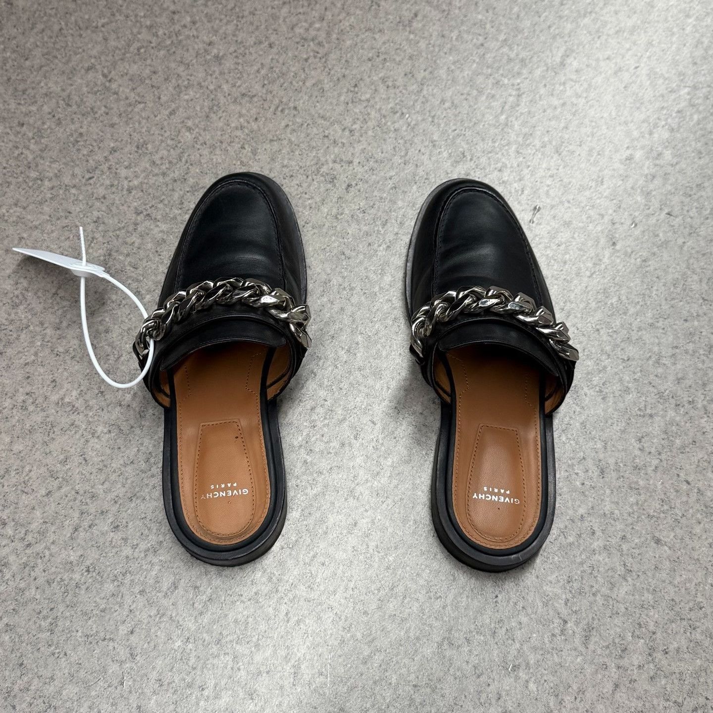 Givenchy Givenchy Leather Black Lowtop Sneakers us_7-5 Women Size US 7.5 / IT 37.5 - 8 Thumbnail