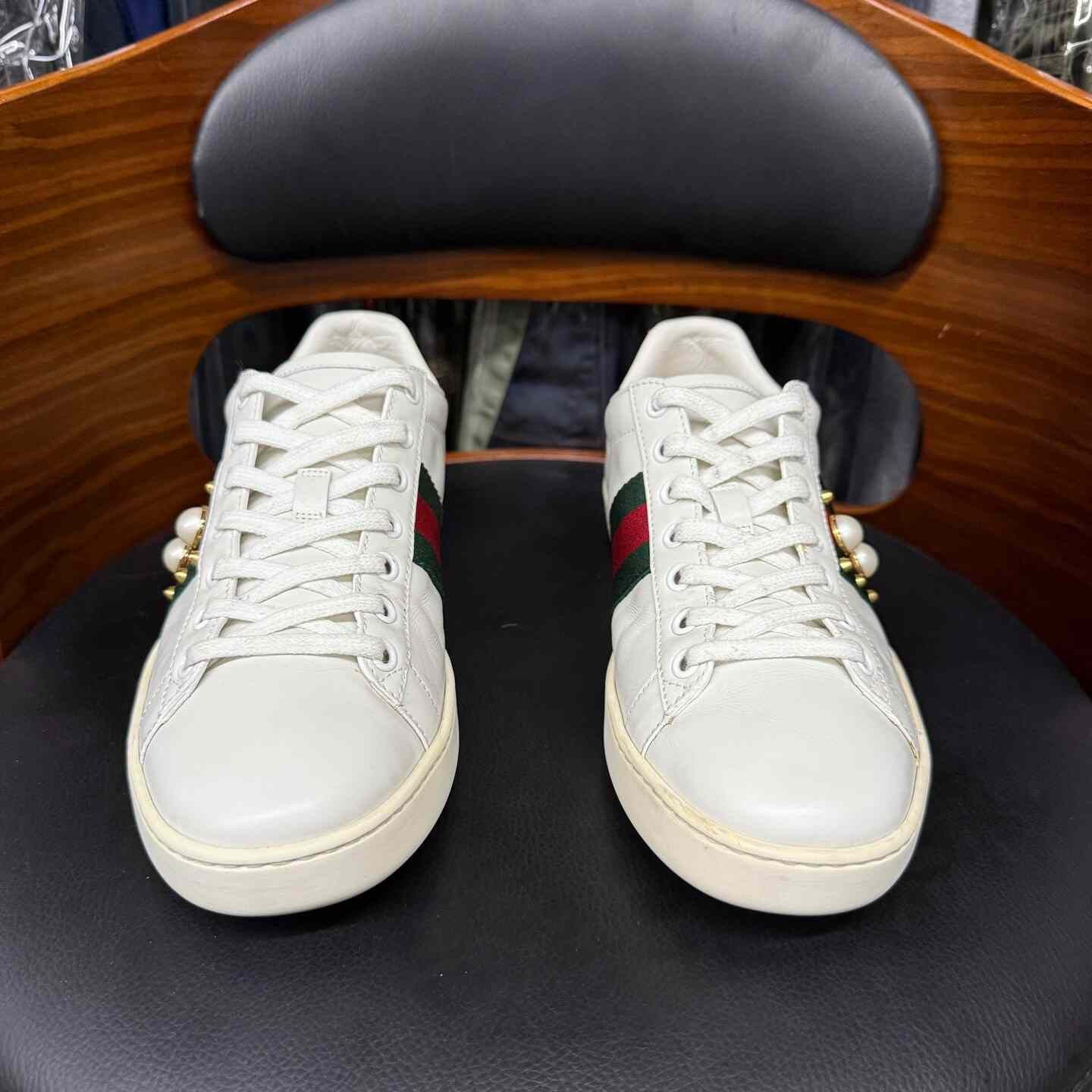 Gucci Gucci White Lowtop Sneakers 37 Women Size US 6.5 / IT 36.5 - 2 Thumbnail