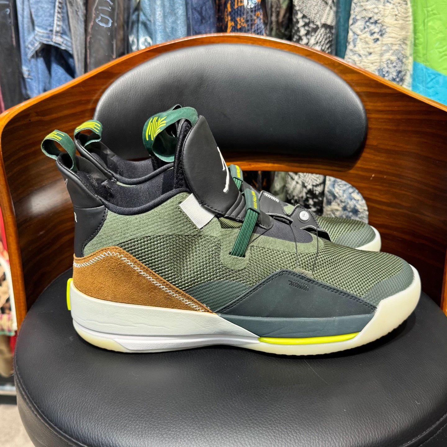 Nike Nike AJ33 Collab Green Lowtop Sneakers 10.5 Men Size US 10.5 / EU 43-44 - 4 Thumbnail