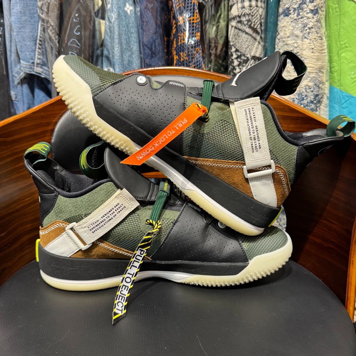 Nike Nike AJ33 Collab Green Lowtop Sneakers 10.5 Men Size US 10.5 / EU 43-44 - 7 Thumbnail