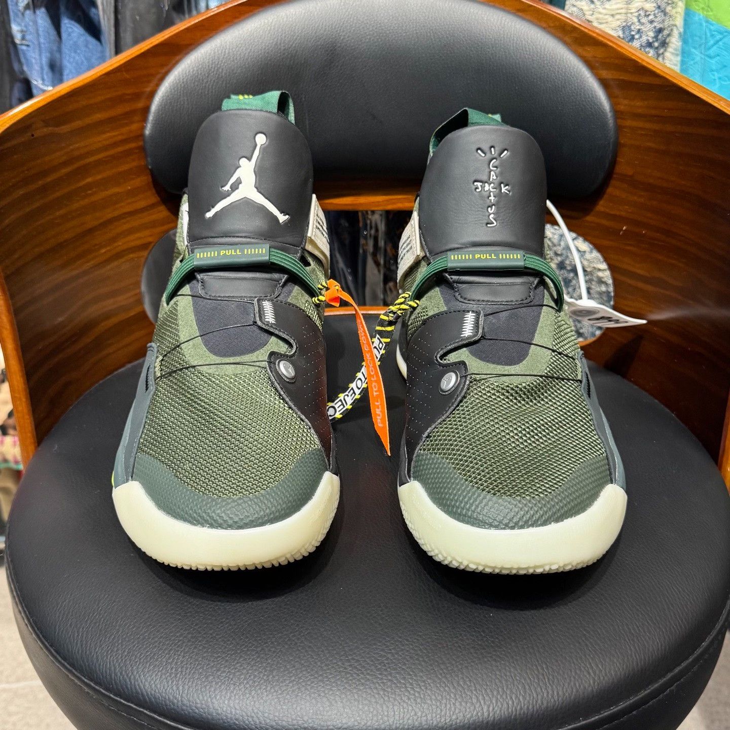 Nike Nike AJ33 Collab Green Lowtop Sneakers 10.5 Men Size US 10.5 / EU 43-44 - 2 Thumbnail