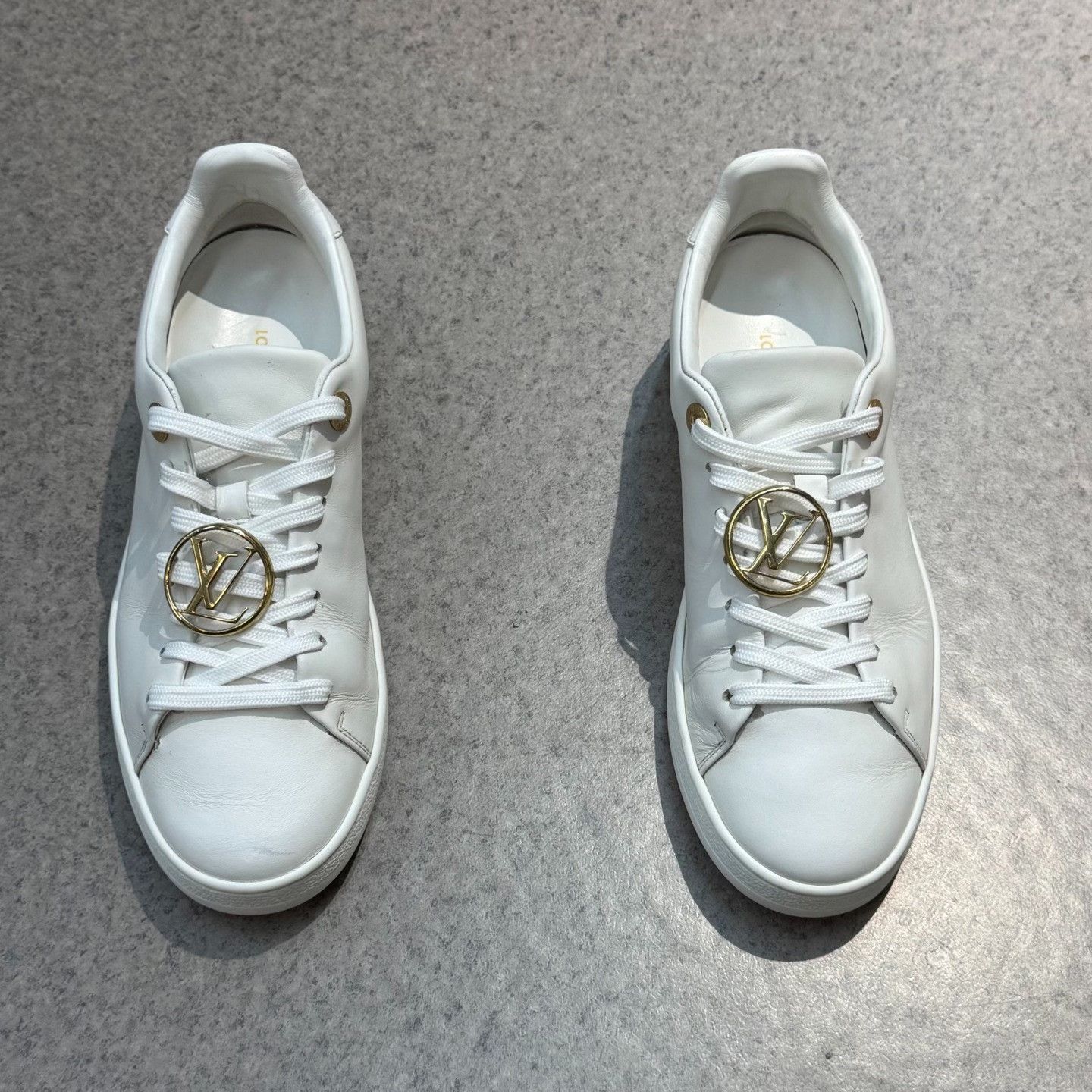 Louis Vuitton Louis Vuitton White Lowtop Sneakers us_5 Women Size US 5 / IT 35 - 5 Thumbnail