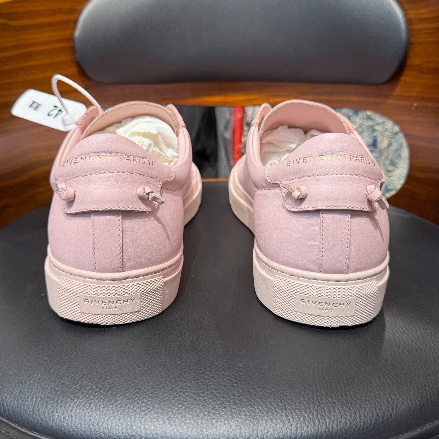 Givenchy Givenchy Pink Lowtop Sneakers 42 Men Size US 9 / EU 42 - 3 Thumbnail