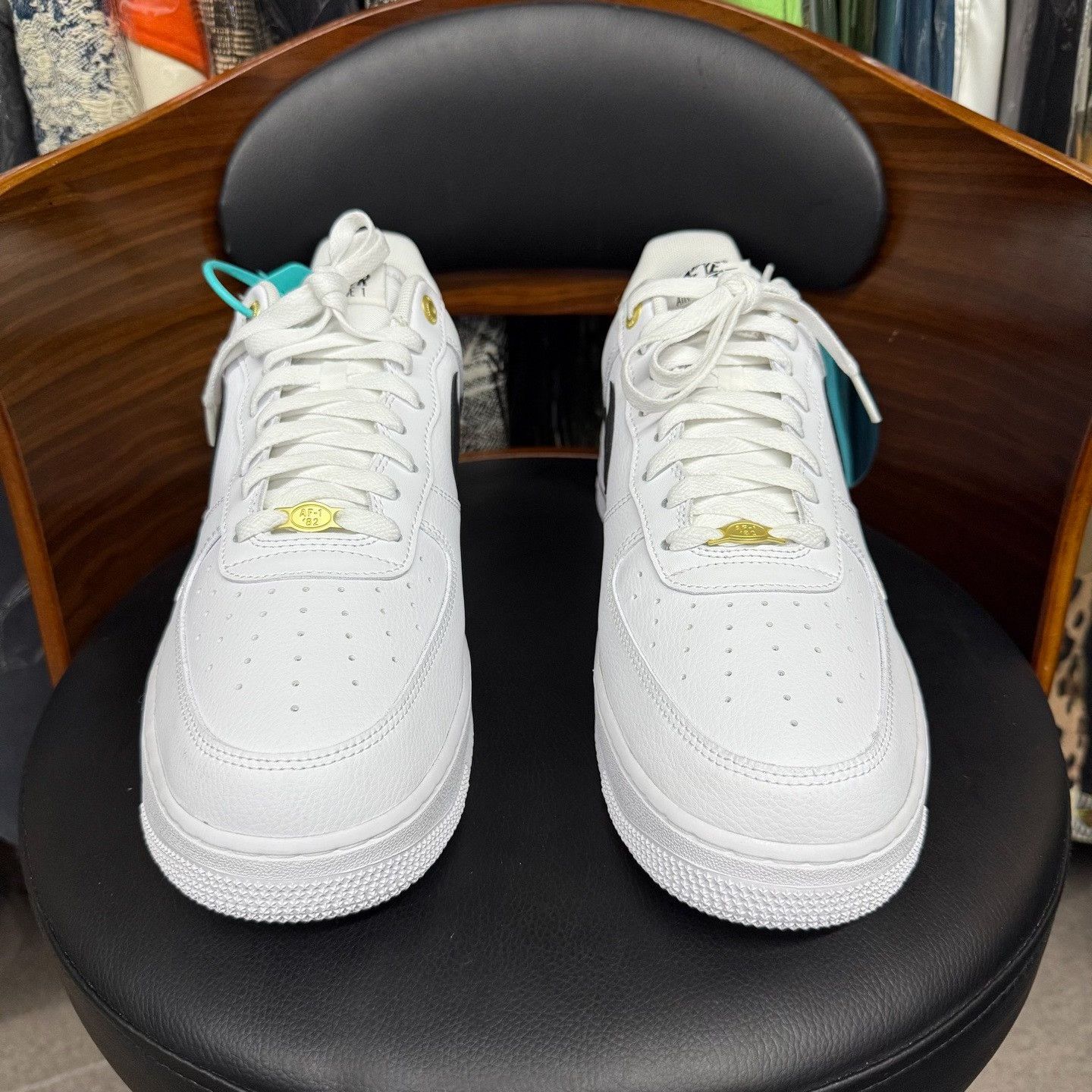 Nike Nike AF1 Limited White Lowtop Sneakers 40 Men Size US 7.5 / EU 40-41 - 2 Thumbnail