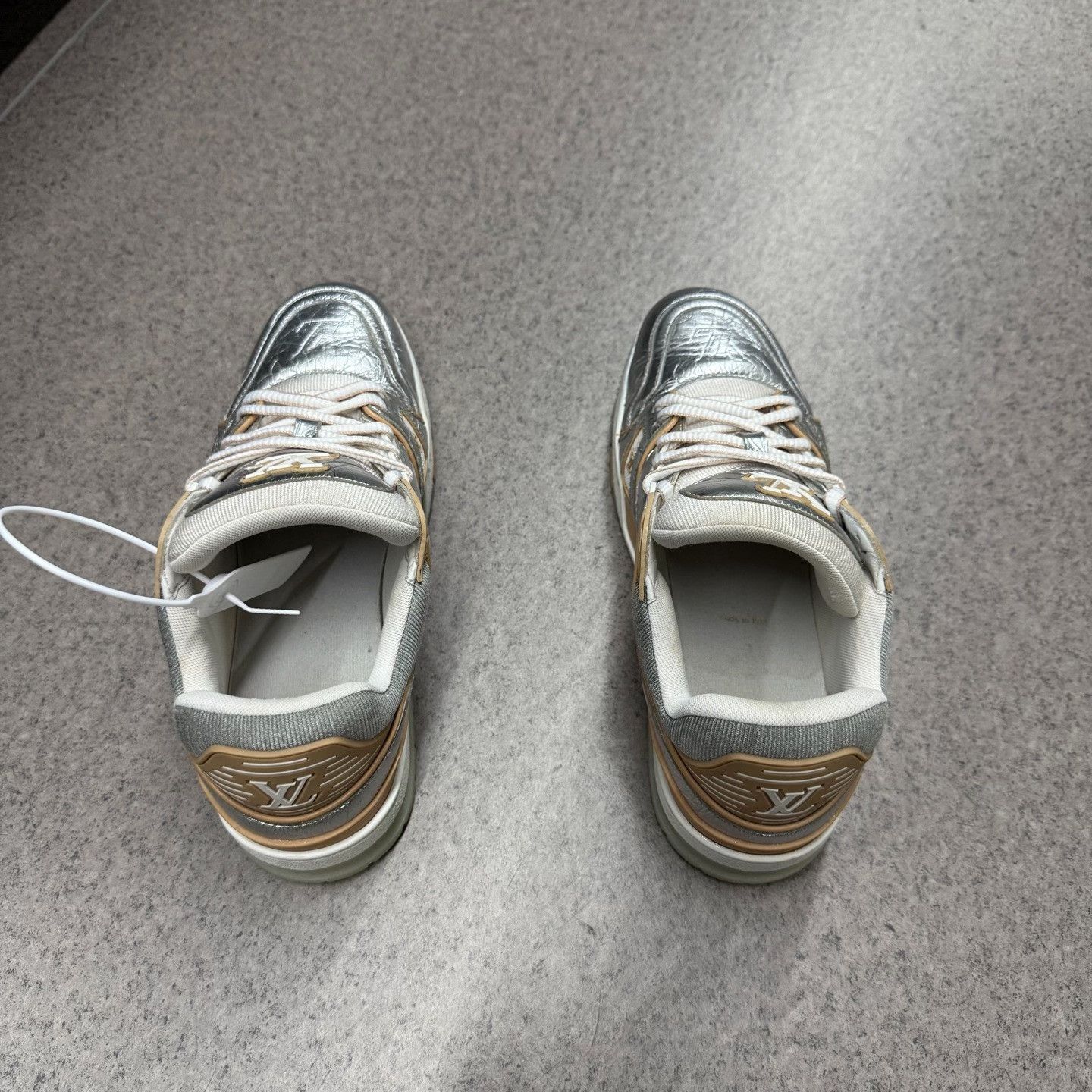 Louis Vuitton Louis Vuitton Training Graphic Silver Lowtop Sneakers 41 Men Size US 8.5 / EU 41-42 - 8 Thumbnail