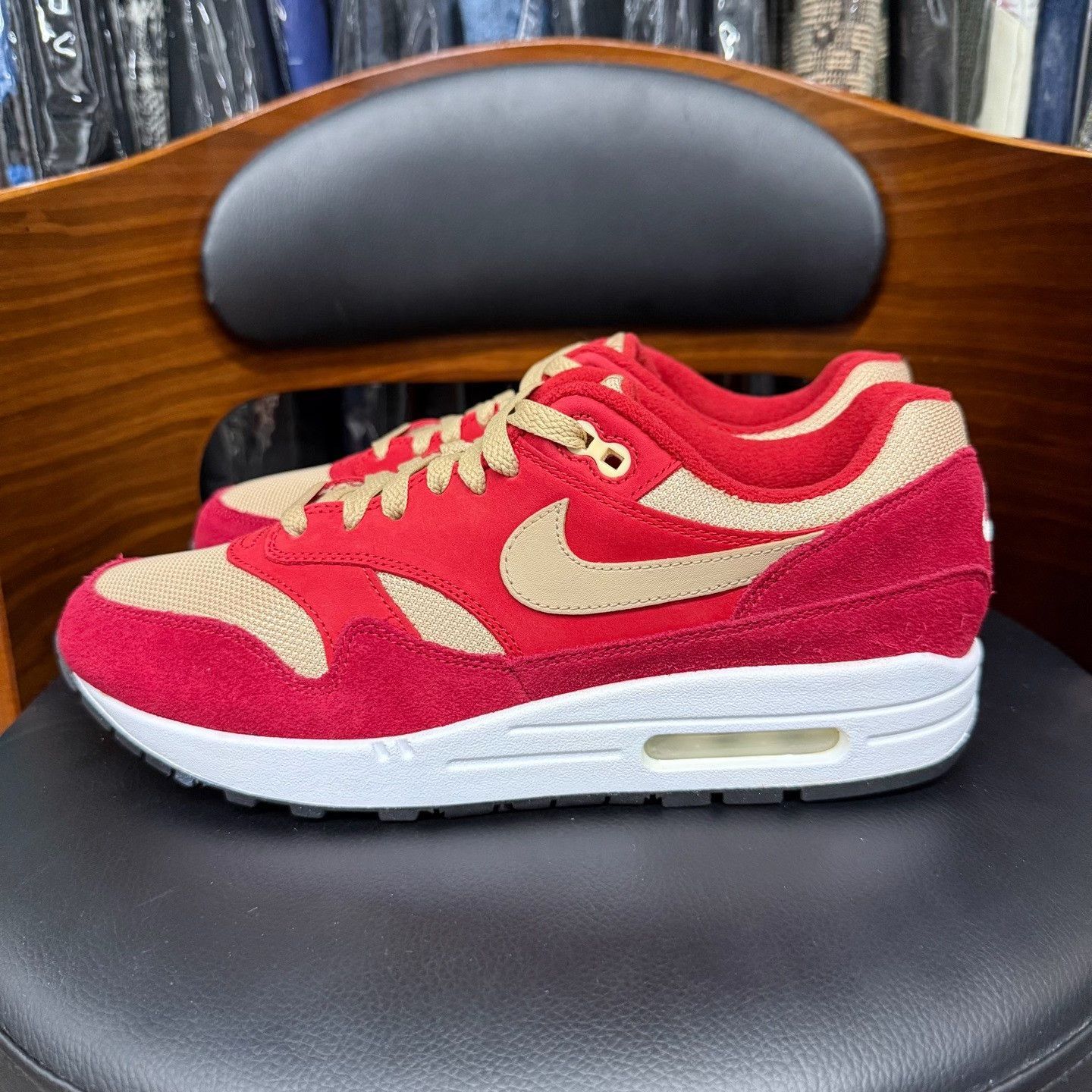 Nike Nike MAX1 Red Lowtop Sneakers 42 Men Size US 9 / EU 42 - 5 Thumbnail