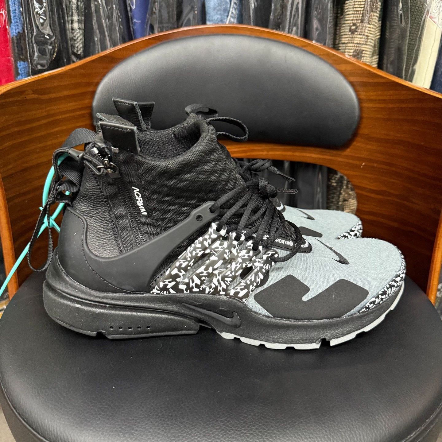 Nike Nike Collab Limited Black Hitop Sneakers 42 Men Size US 9 / EU 42 - 4 Thumbnail