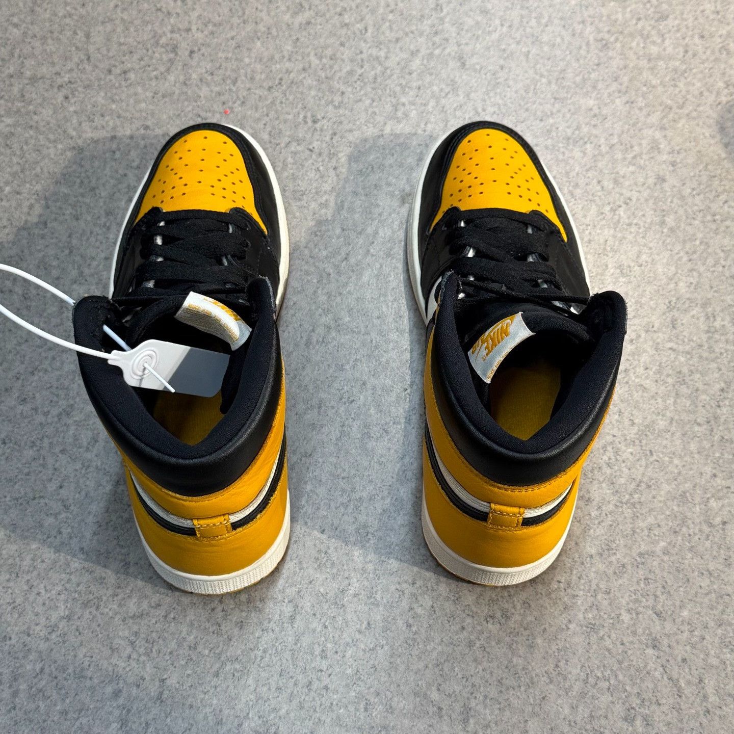 Nike Nike AJ1 Yellow Lowtop Sneakers 44 Men Size US 10.5 / EU 43-44 - 8 Thumbnail