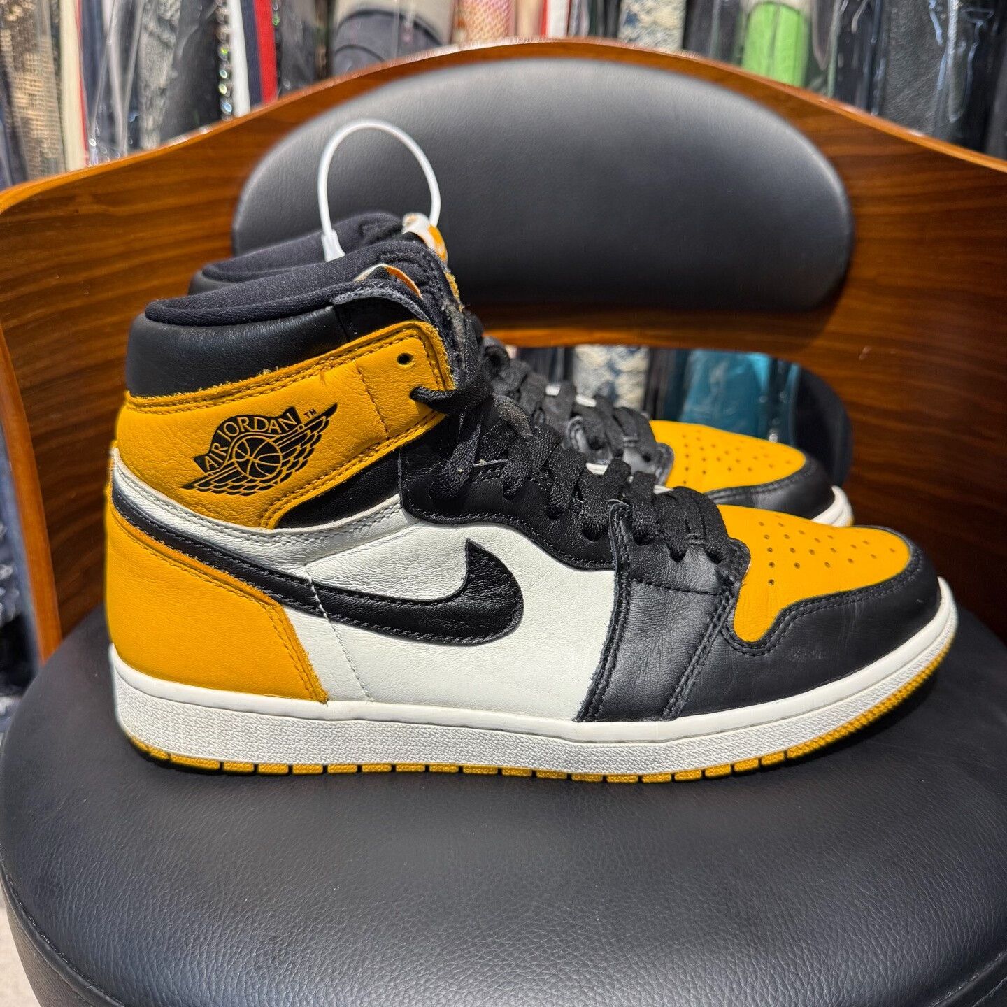 Nike Nike AJ1 Yellow Lowtop Sneakers 44 Men Size US 10.5 / EU 43-44 - 4 Thumbnail