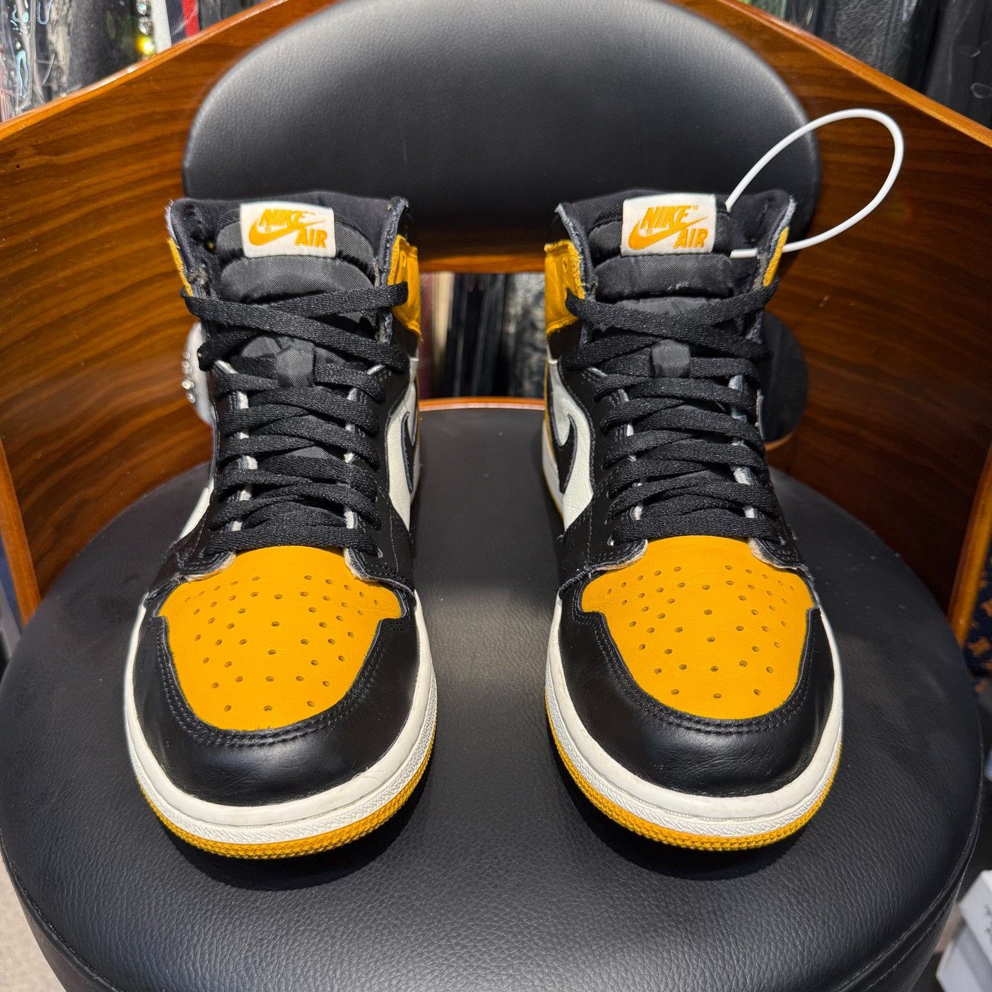 Nike Nike AJ1 Yellow Lowtop Sneakers 44 Men Size US 10.5 / EU 43-44 - 2 Thumbnail