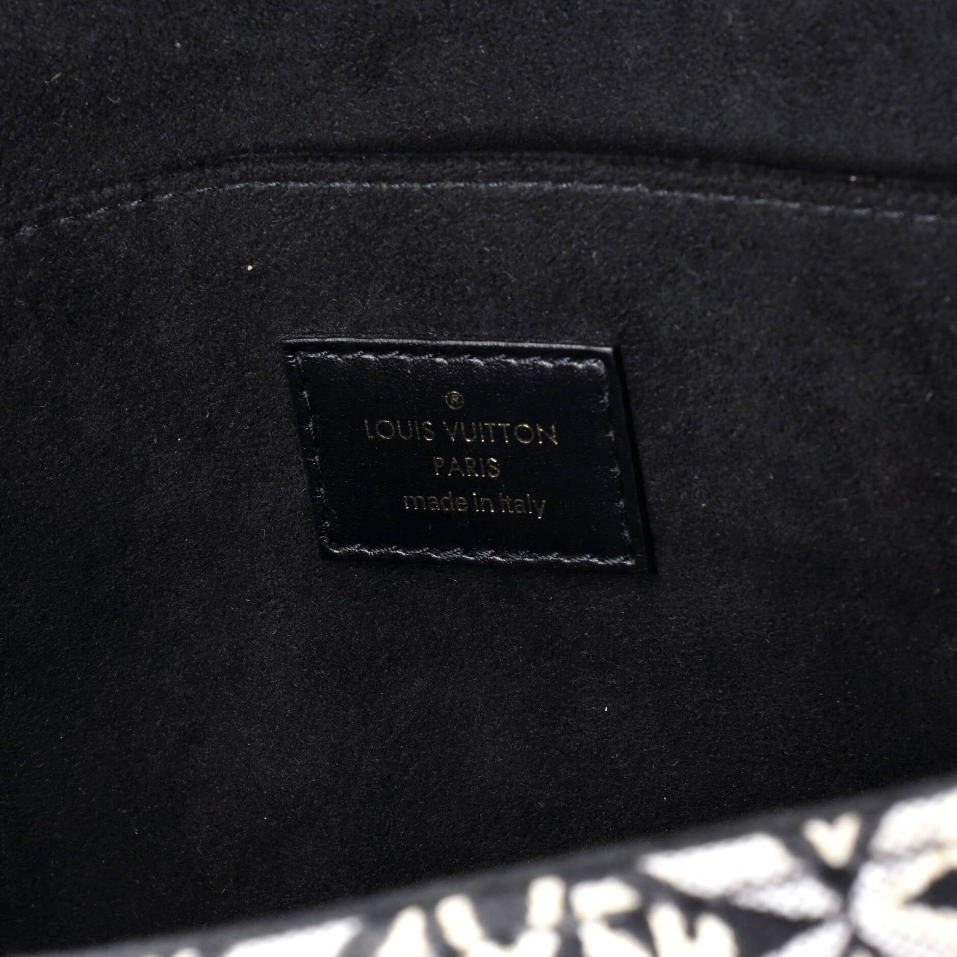 Louis Vuitton Pochette Metis Size ONE SIZE - 7 Thumbnail