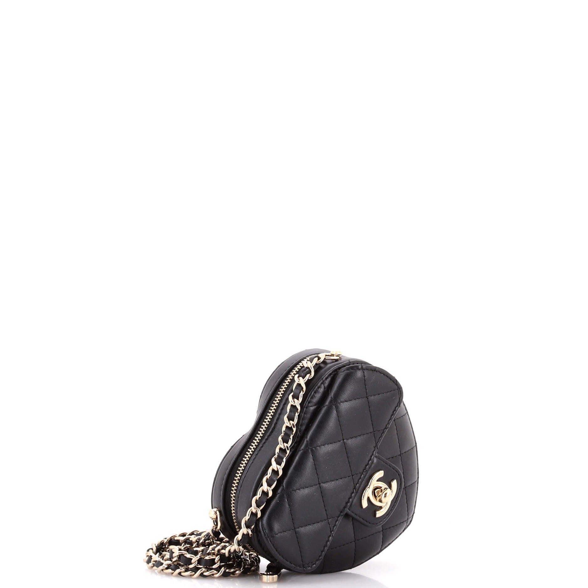 Chanel CC in Love Heart Clutch with Chain Size ONE SIZE - 2 Thumbnail