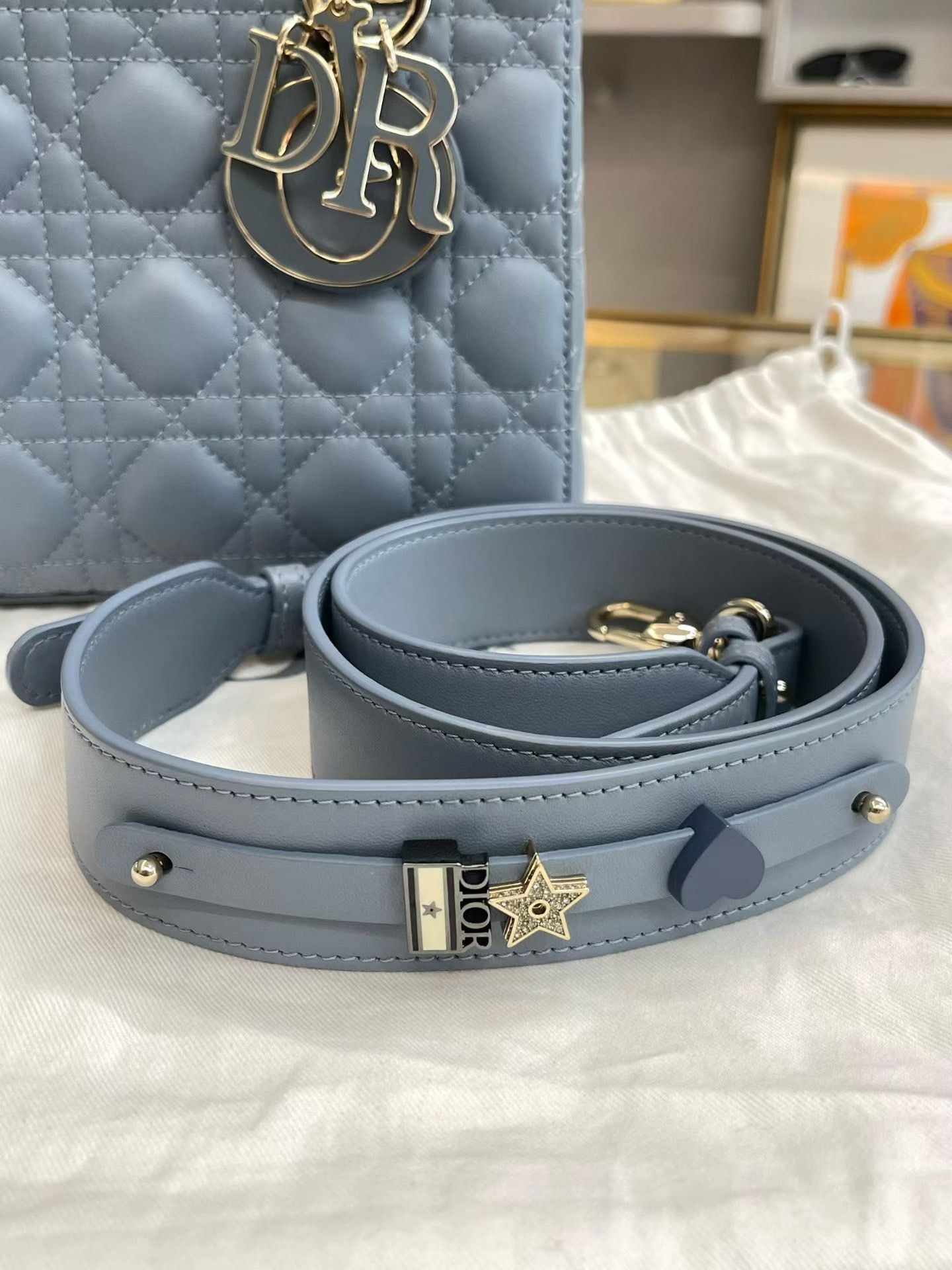 Dior Pre-loved Bag Very good condition Size ONE SIZE - 9 Thumbnail