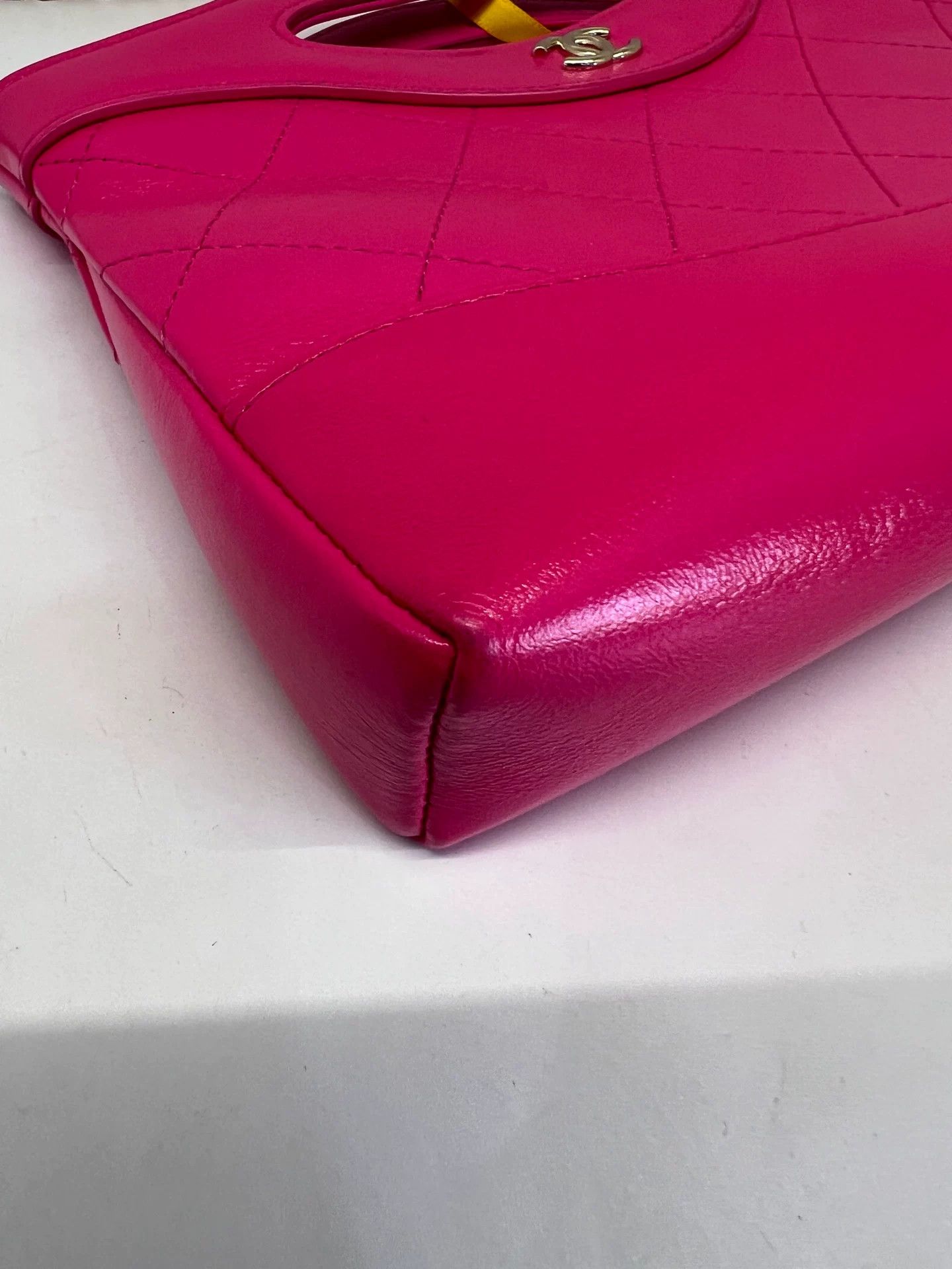 Chanel Pre-loved Bag Very good condition Size ONE SIZE - 4 Thumbnail