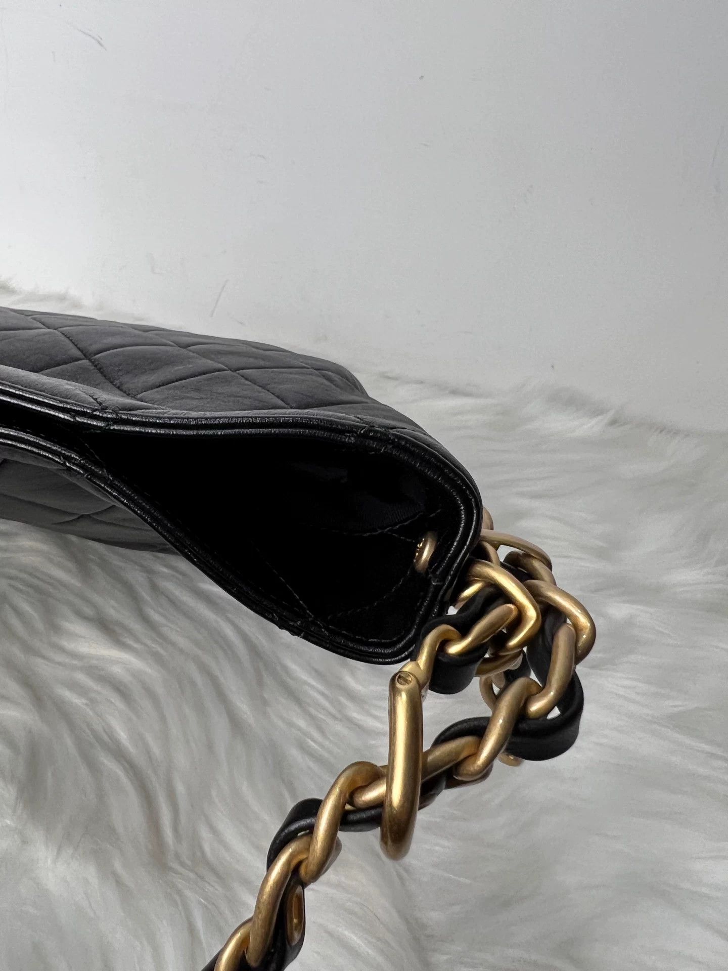 Chanel Pre-loved Bag Very good condition Size ONE SIZE - 7 Thumbnail