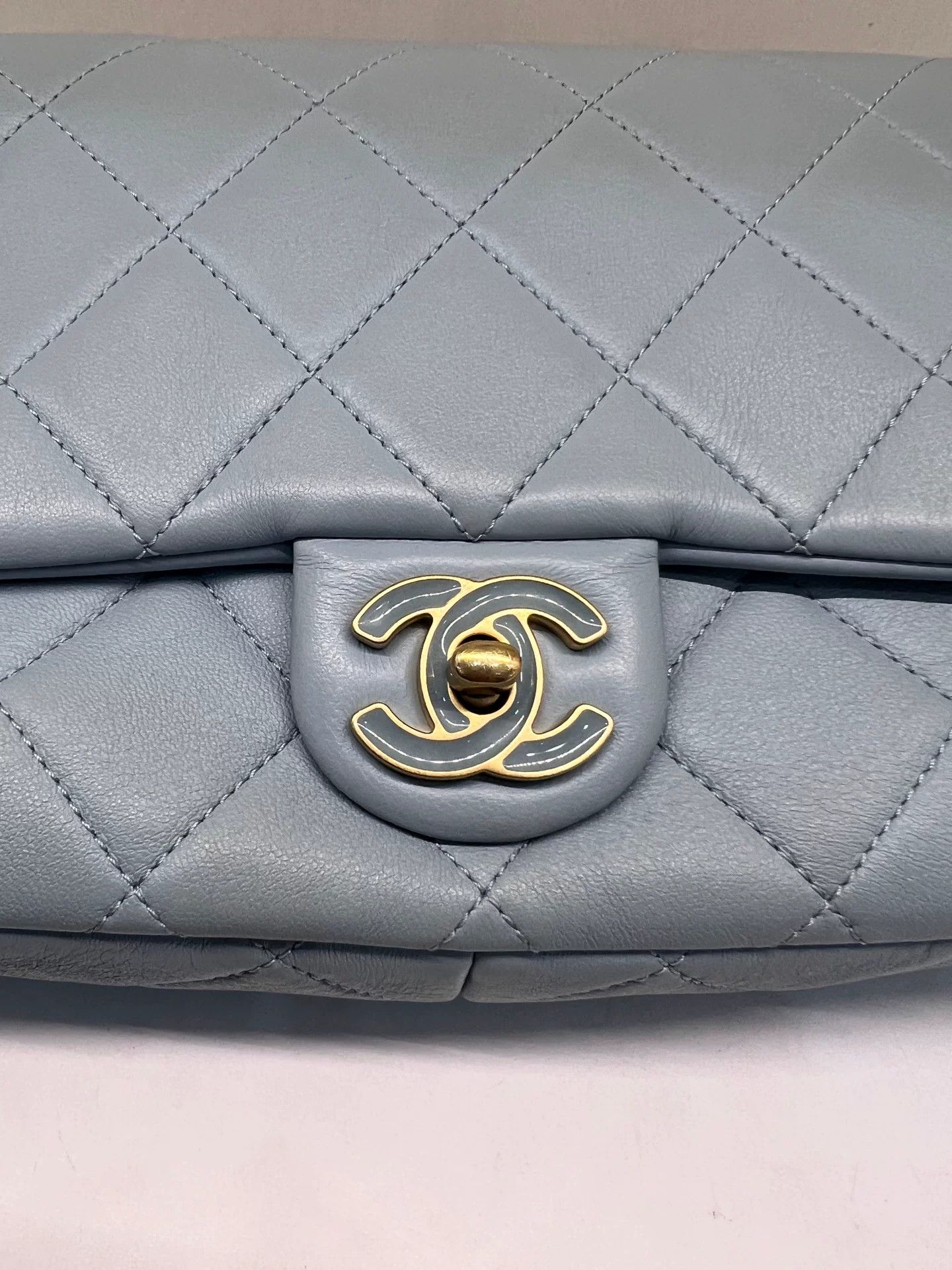 Chanel Pre-loved Bag Very good condition Size ONE SIZE - 8 Thumbnail