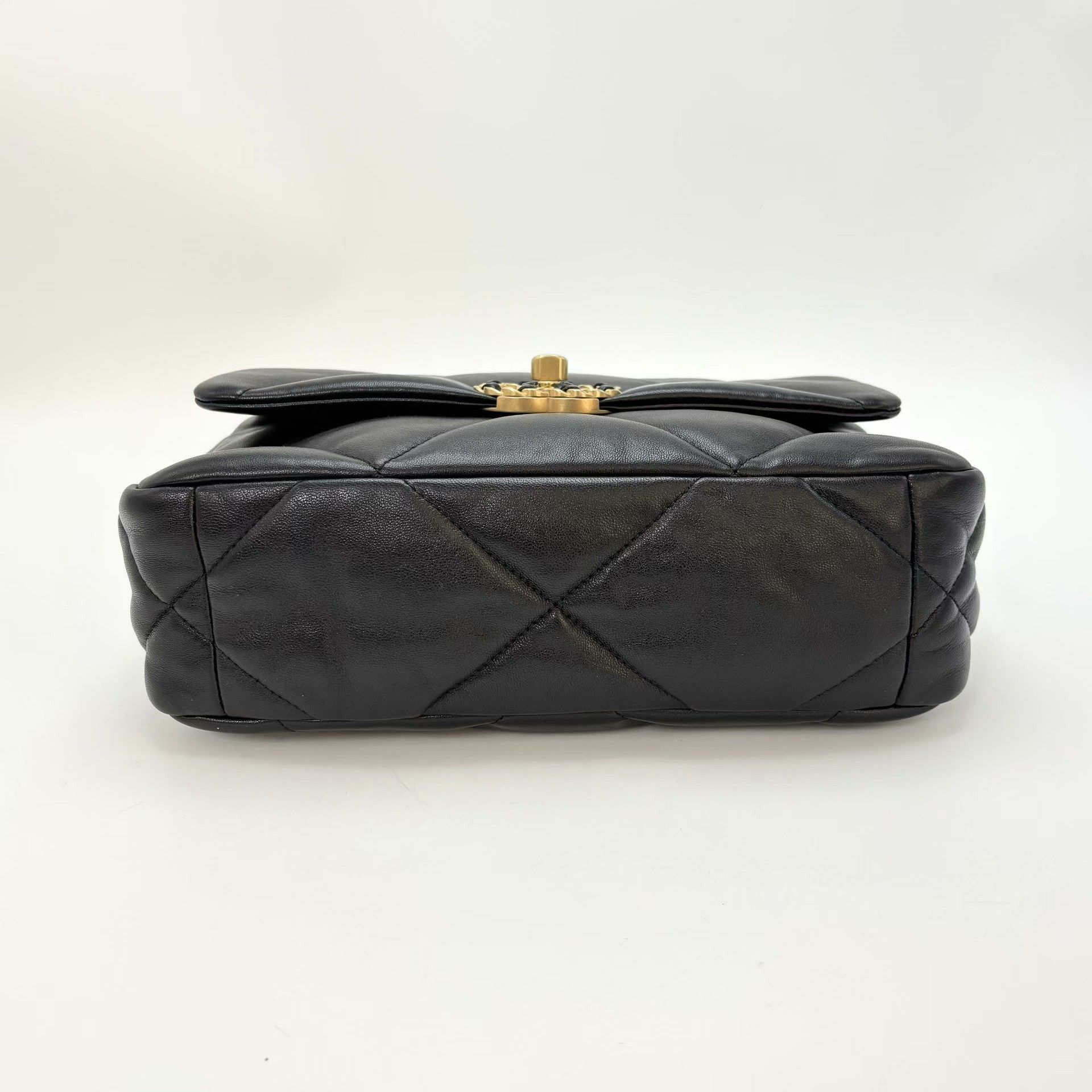 Chanel Pre-loved Bag Very good condition Size ONE SIZE - 4 Thumbnail