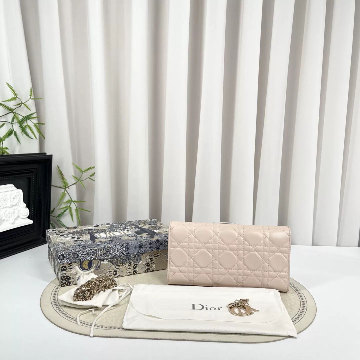 Dior Pre-loved Bag Very good condition Size ONE SIZE - 2 Thumbnail