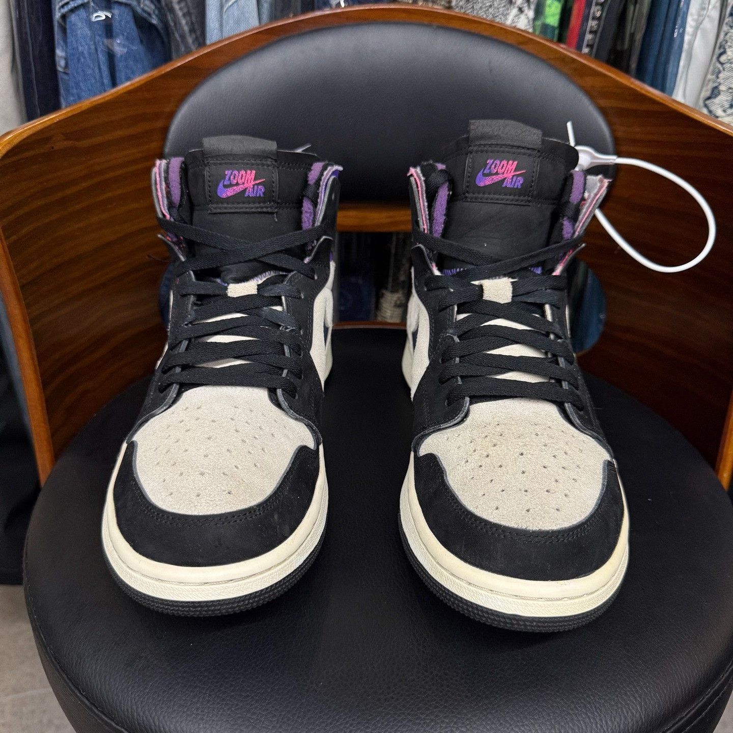 Nike Nike AJ1 Lowtop Sneakers 44.5 Men Size US 11 / EU 44 - 2 Thumbnail