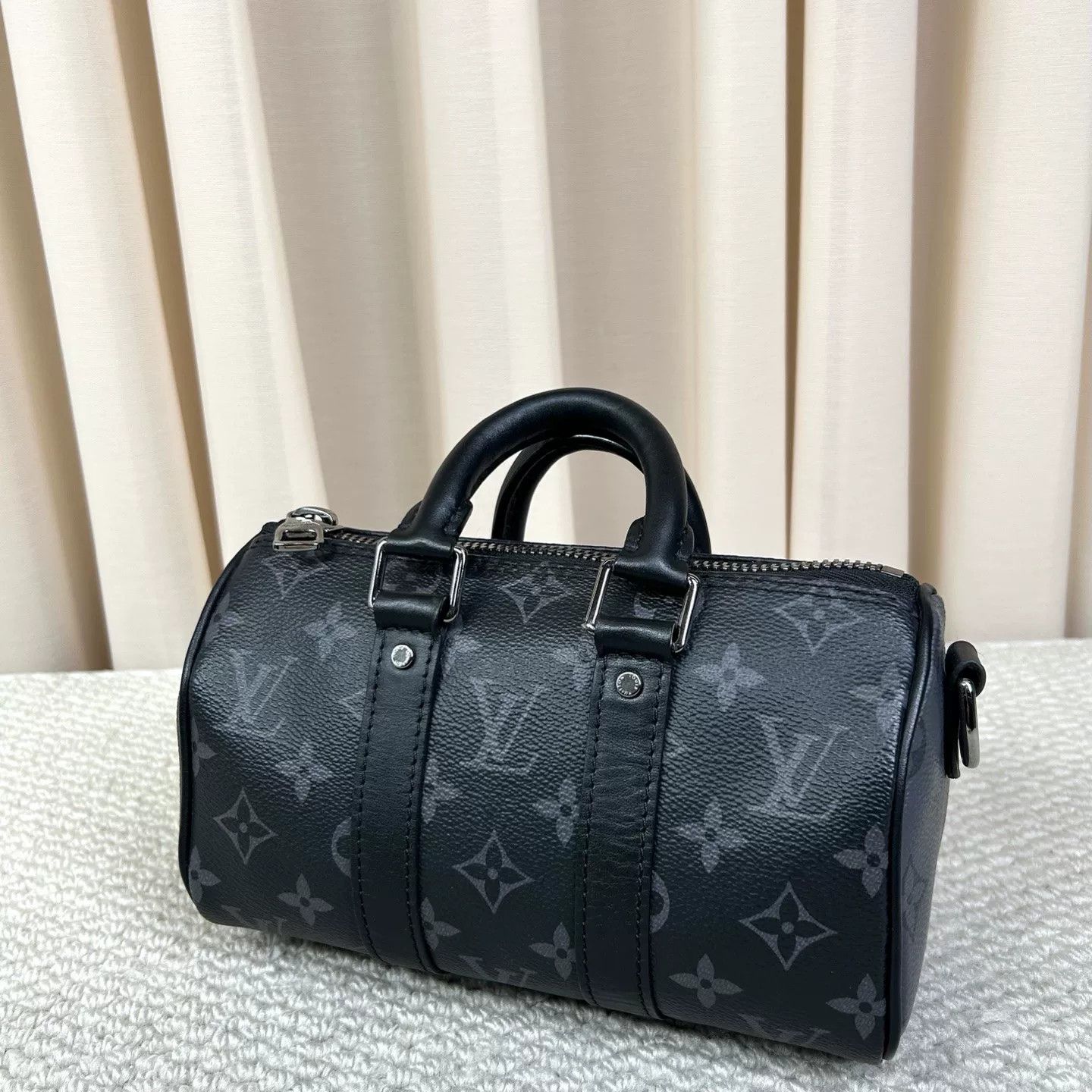 Louis Vuitton Pre-loved Bag Very good condition Size ONE SIZE - 4 Thumbnail
