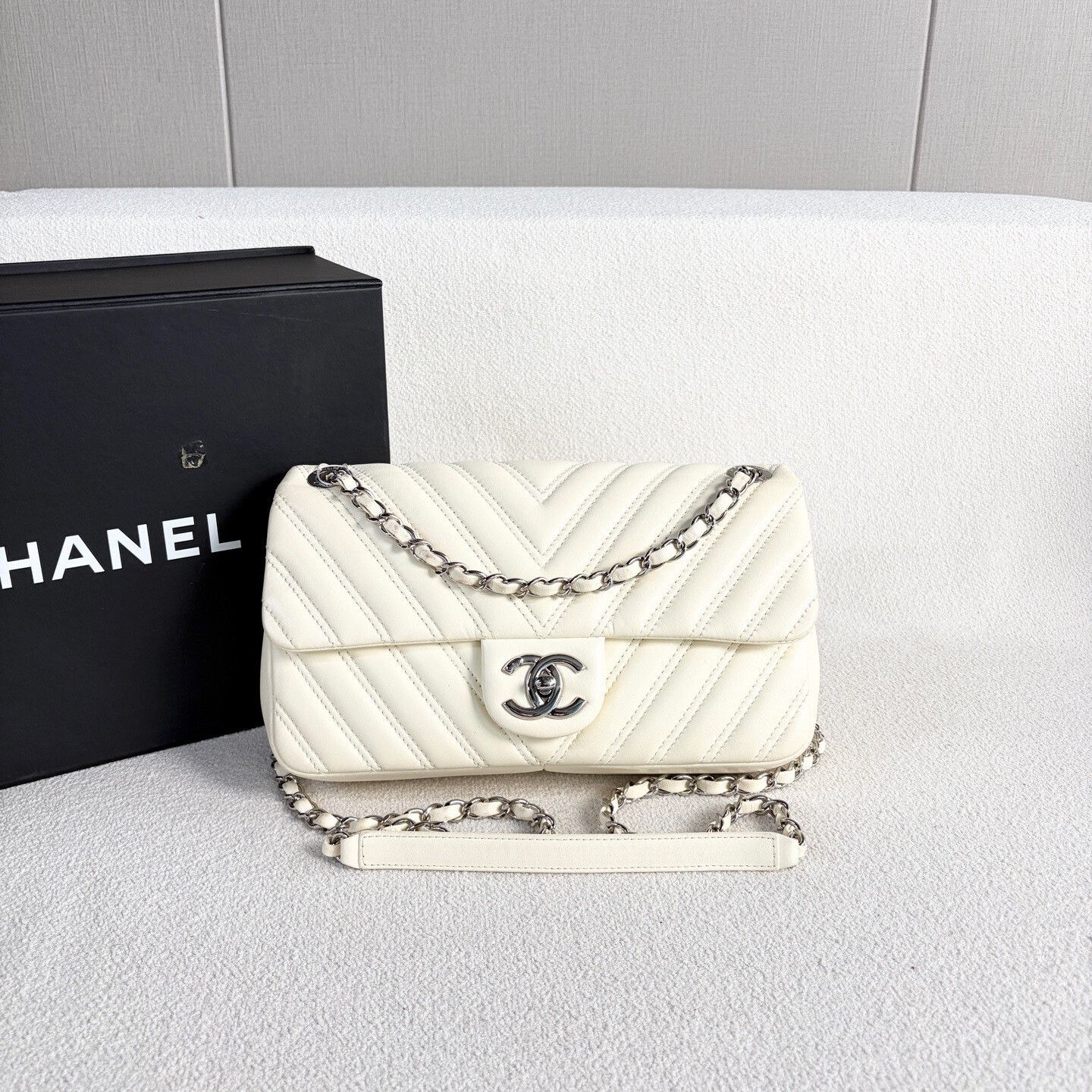 Chanel Pre-loved Bag Very good condition Size ONE SIZE - 2 Thumbnail
