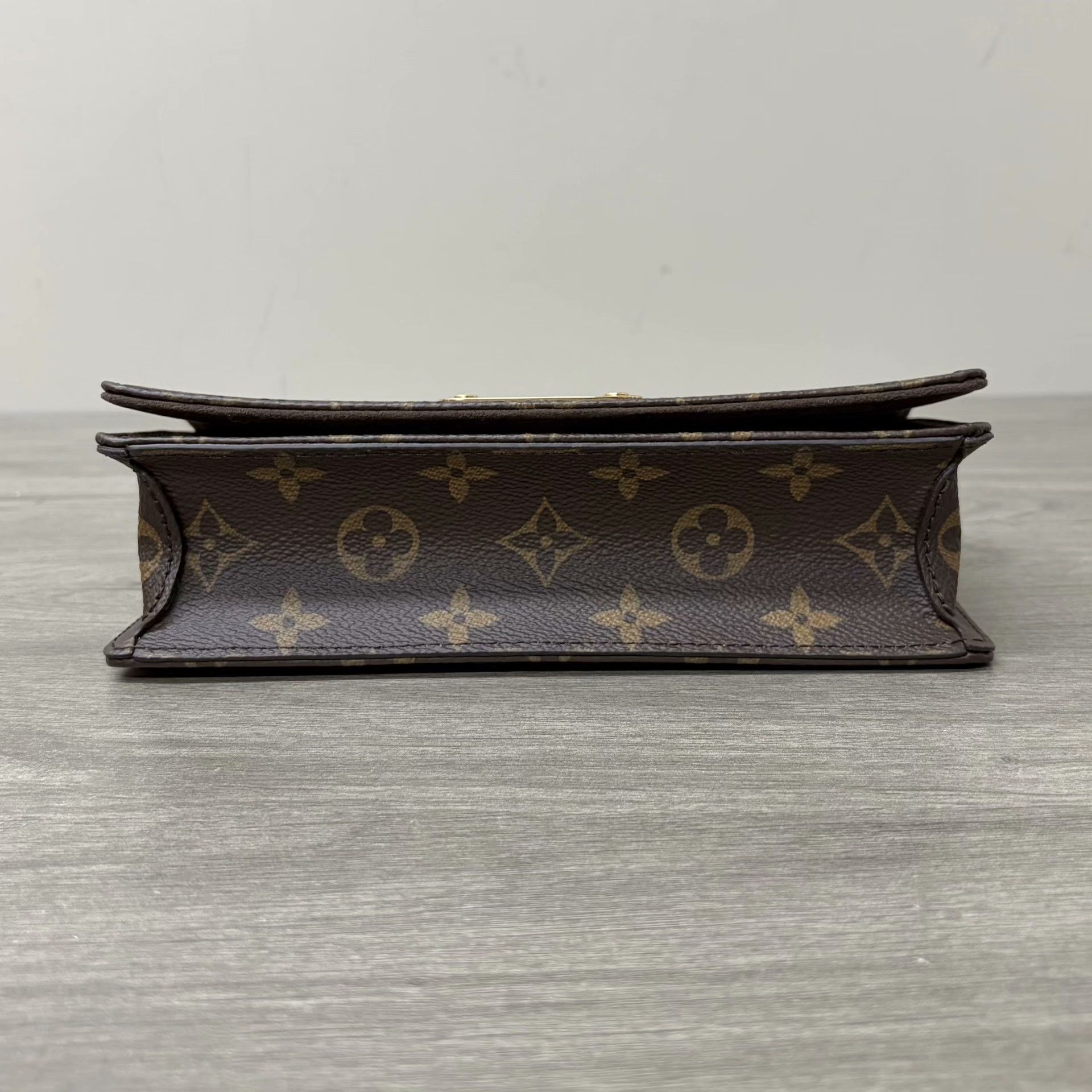 Louis Vuitton Pre-loved Bag Very good condition Size ONE SIZE - 5 Thumbnail