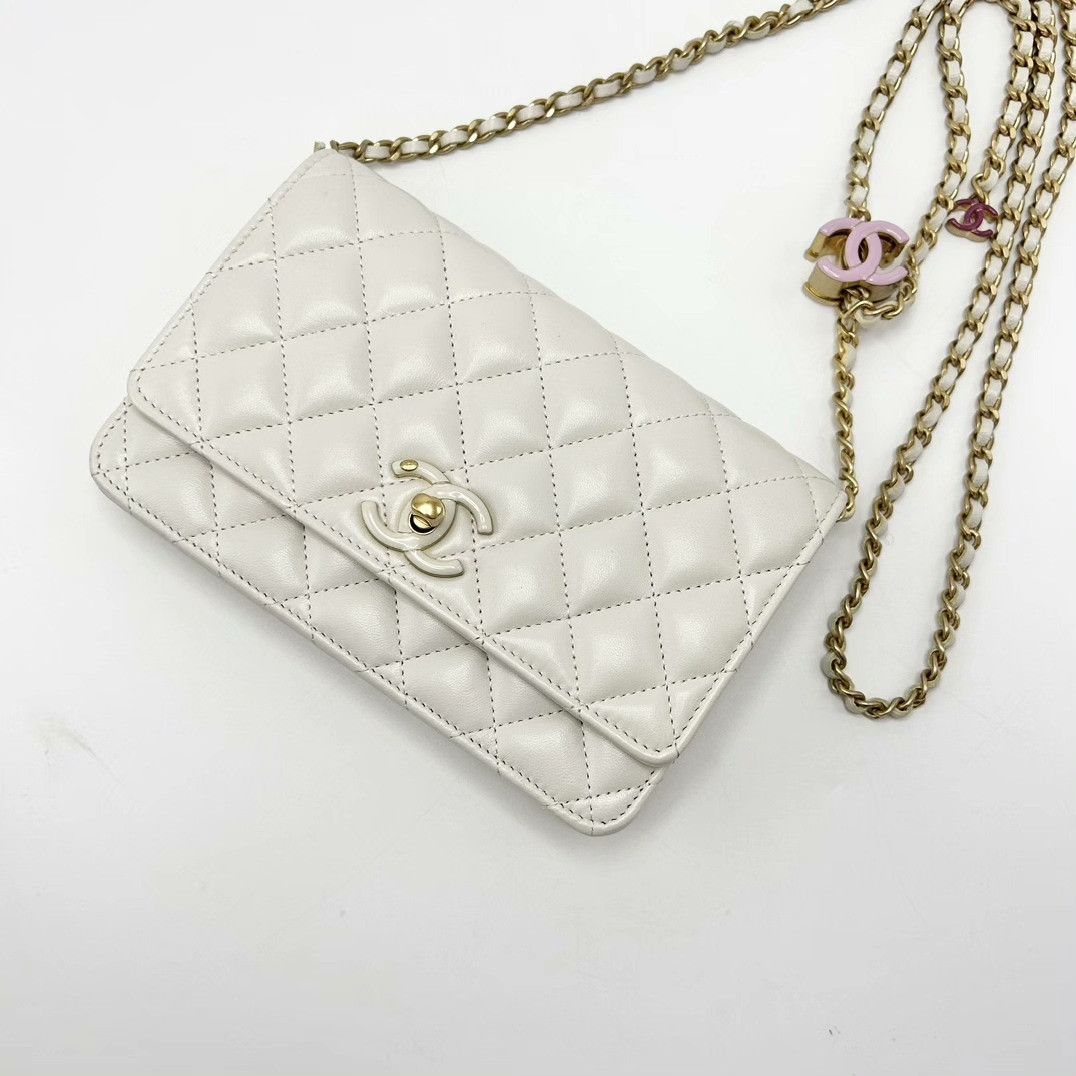 Chanel Pre-loved Bag Very good condition Size ONE SIZE - 3 Thumbnail