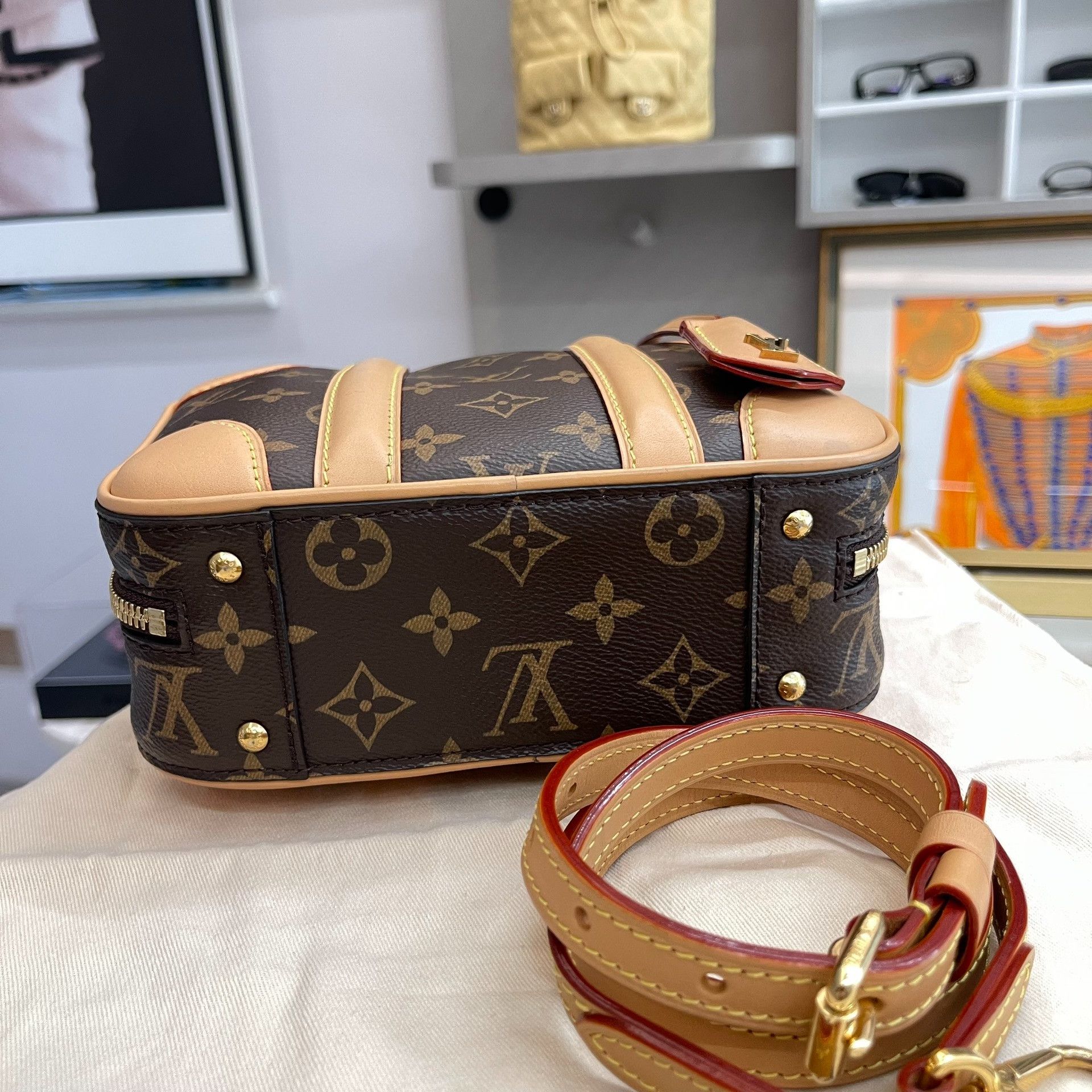 Louis Vuitton Pre-loved Bag Very good condition Size ONE SIZE - 6 Thumbnail