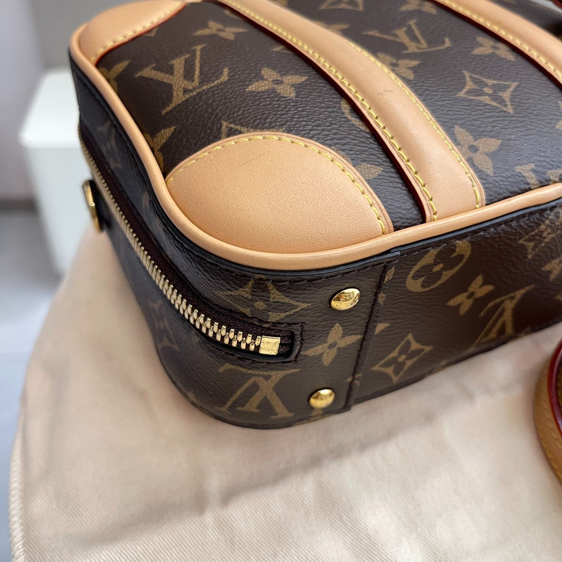 Louis Vuitton Pre-loved Bag Very good condition Size ONE SIZE - 7 Thumbnail