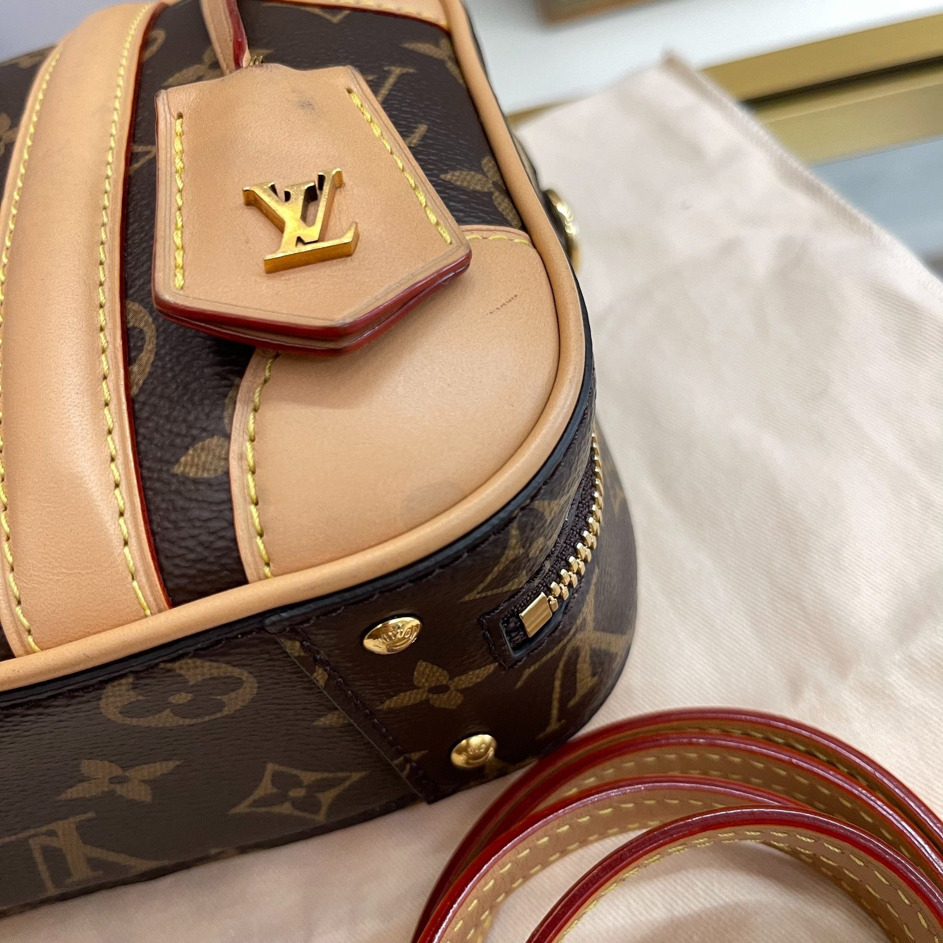 Louis Vuitton Pre-loved Bag Very good condition Size ONE SIZE - 8 Thumbnail