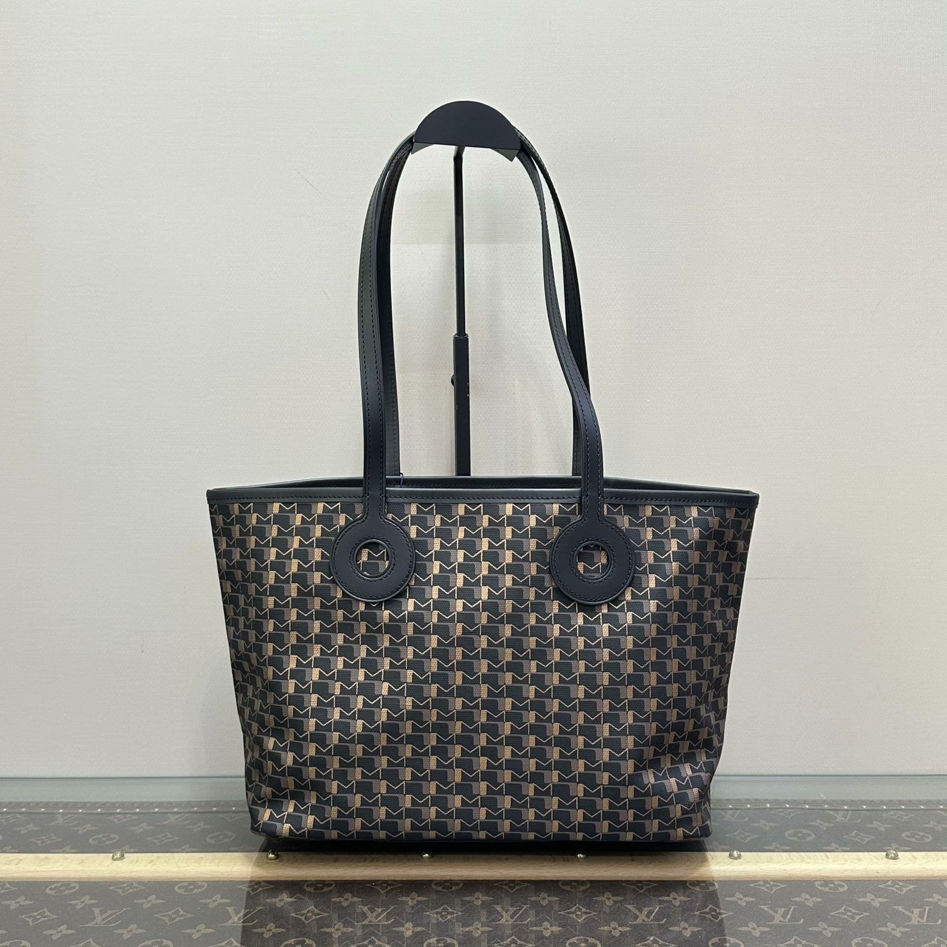 Moynat Pre-loved Bag Very good condition Size ONE SIZE - 2 Thumbnail