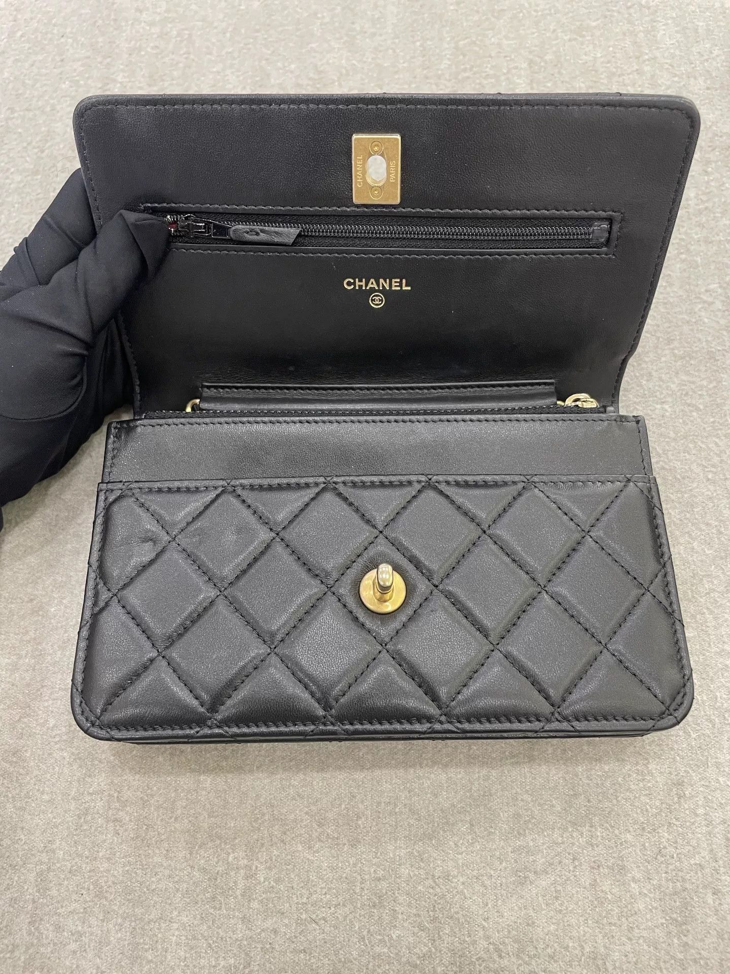 Chanel Pre-loved Bag Very good condition Size ONE SIZE - 3 Thumbnail