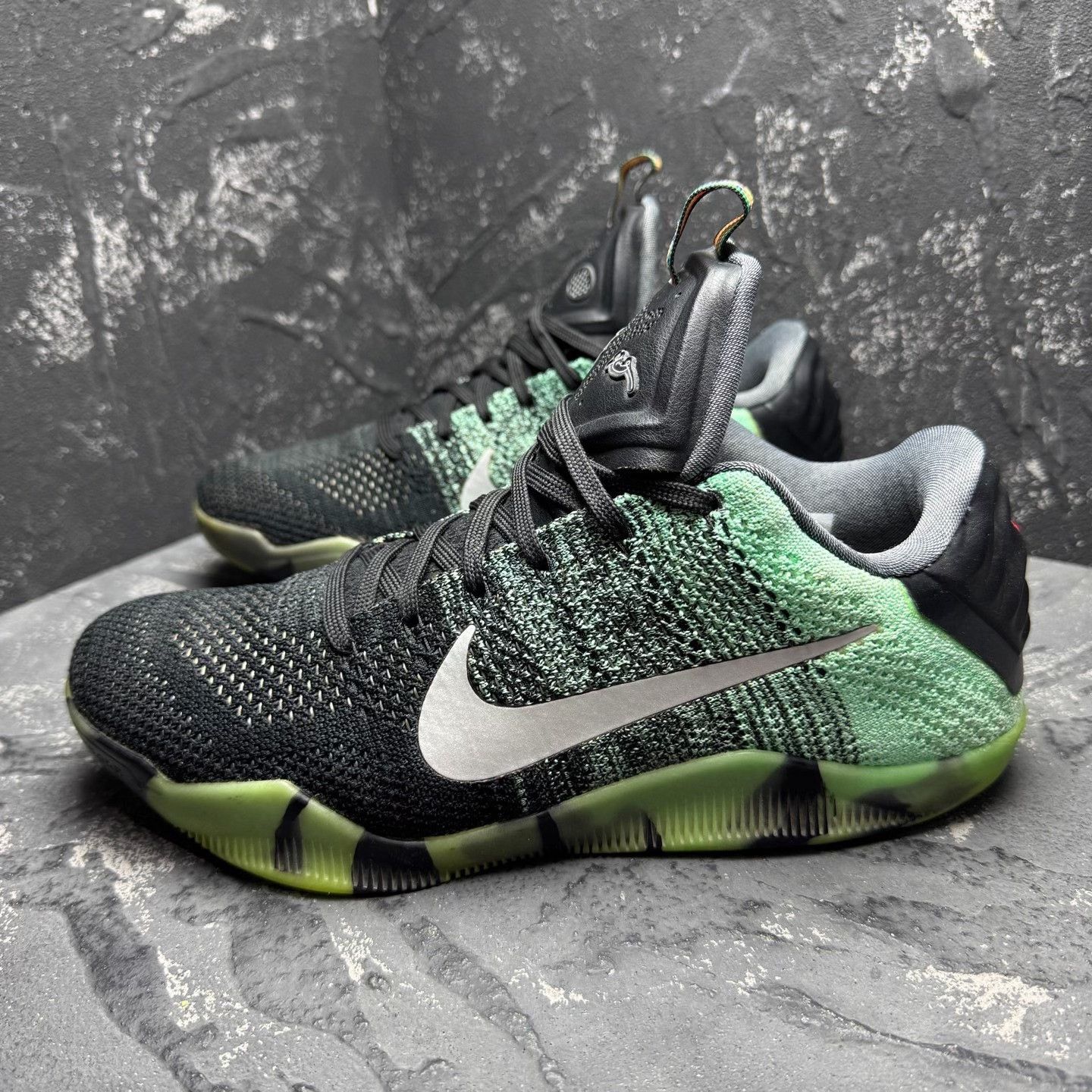 Nike Nike KOBE 11 Green Lowtop Sneakers 42.5 Men Size US 9.5 / EU 42-43 - 2 Thumbnail