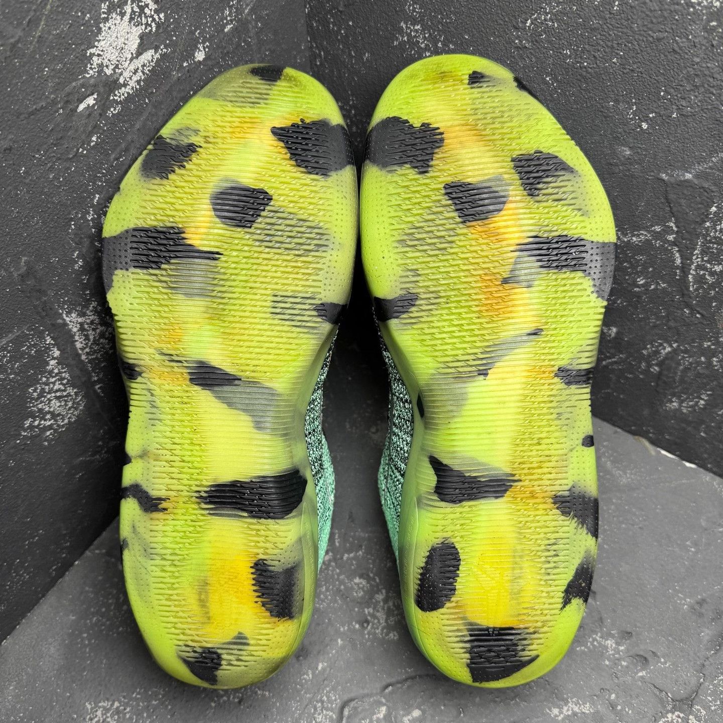 Nike Nike KOBE 11 Green Lowtop Sneakers 42.5 Men Size US 9.5 / EU 42-43 - 6 Thumbnail