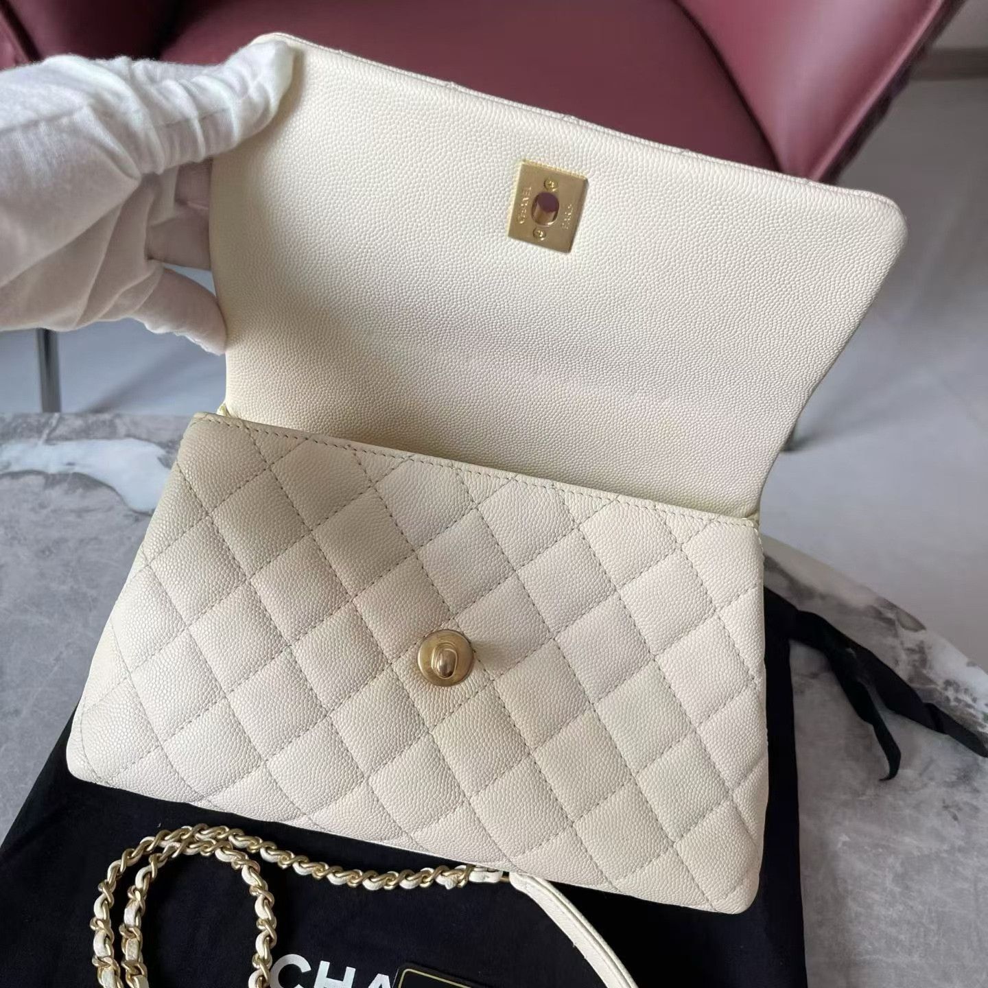 Chanel Pre-loved Bag Very good condition Size ONE SIZE - 9 Thumbnail