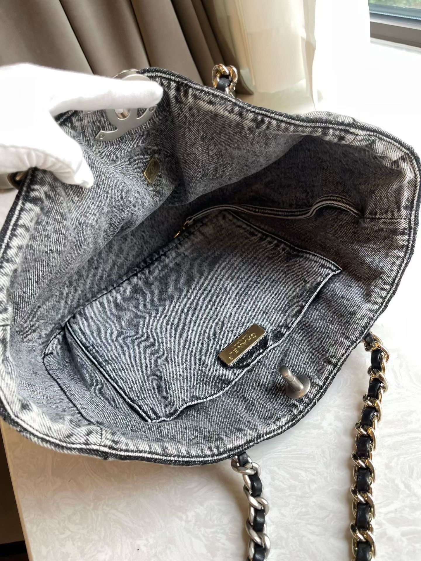 Chanel Pre-loved Bag Very good condition Size ONE SIZE - 9 Thumbnail