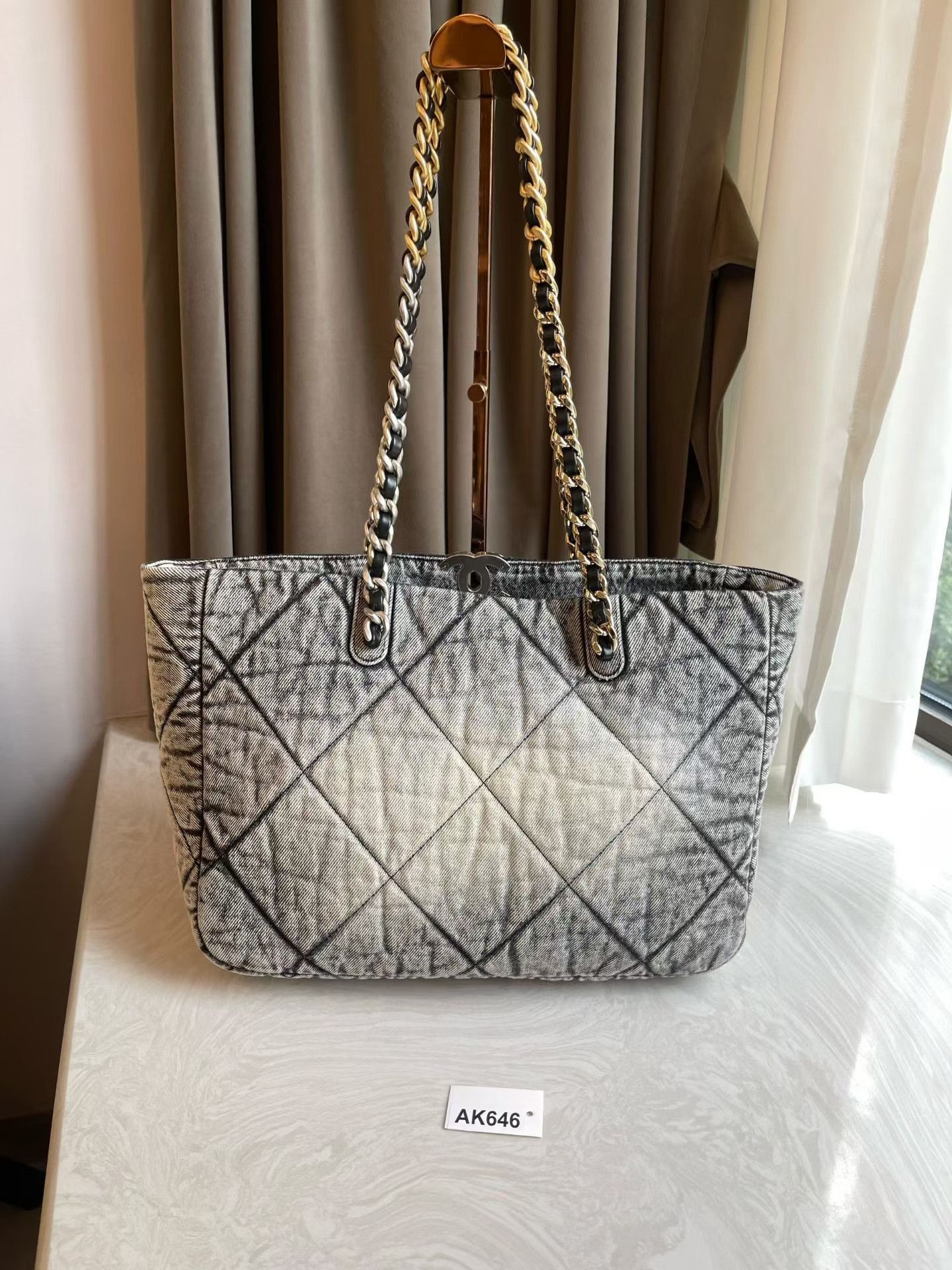 Chanel Pre-loved Bag Very good condition Size ONE SIZE - 5 Thumbnail
