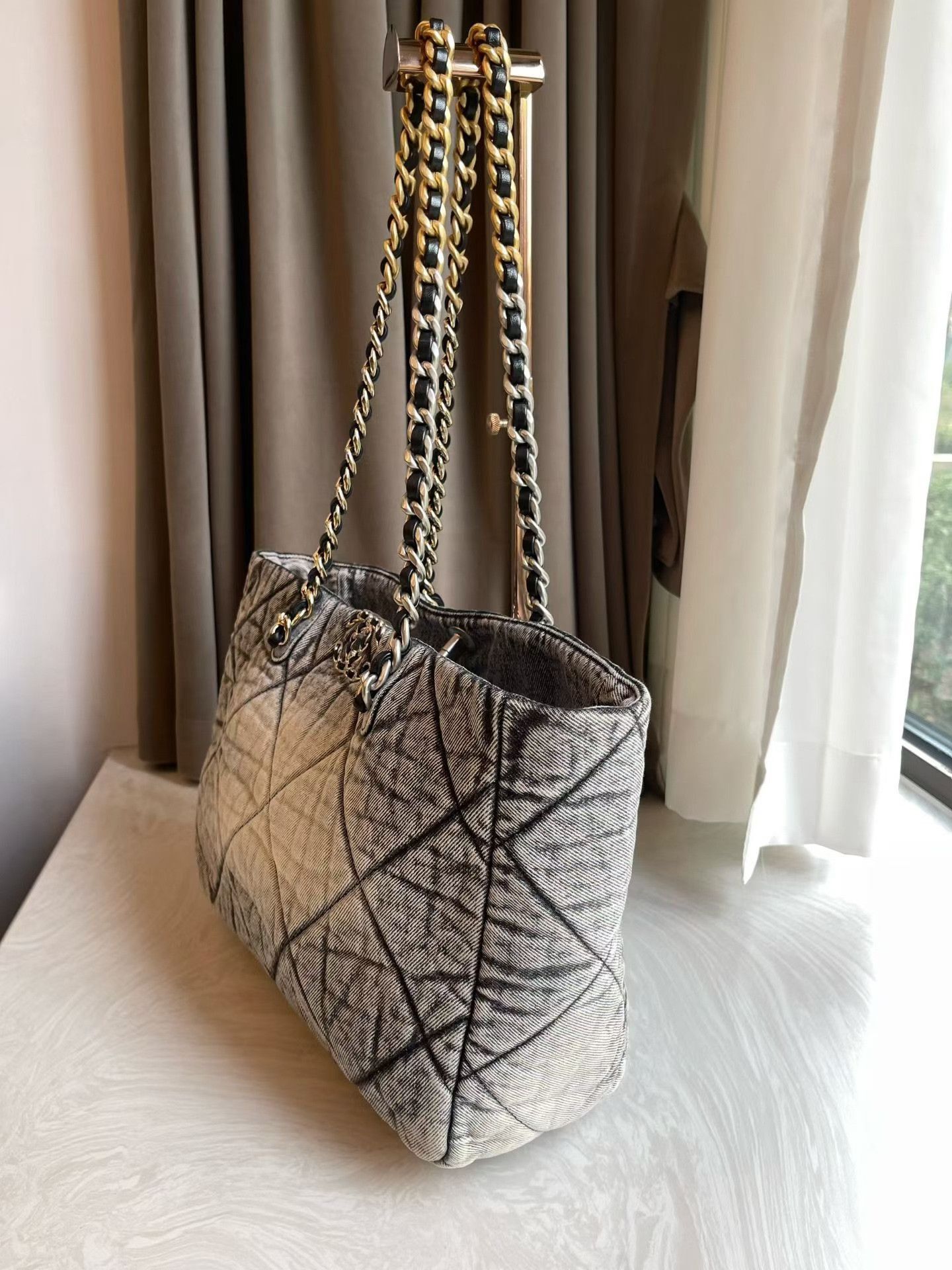 Chanel Pre-loved Bag Very good condition Size ONE SIZE - 4 Thumbnail