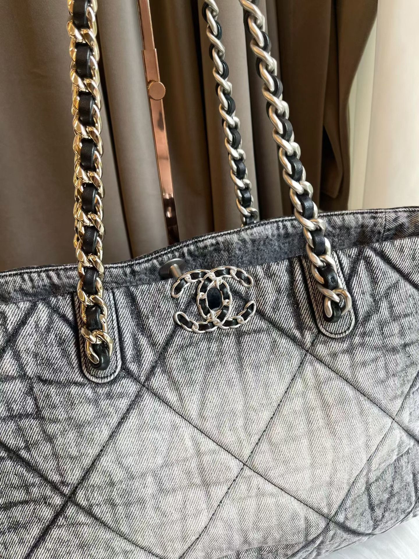 Chanel Pre-loved Bag Very good condition Size ONE SIZE - 3 Thumbnail