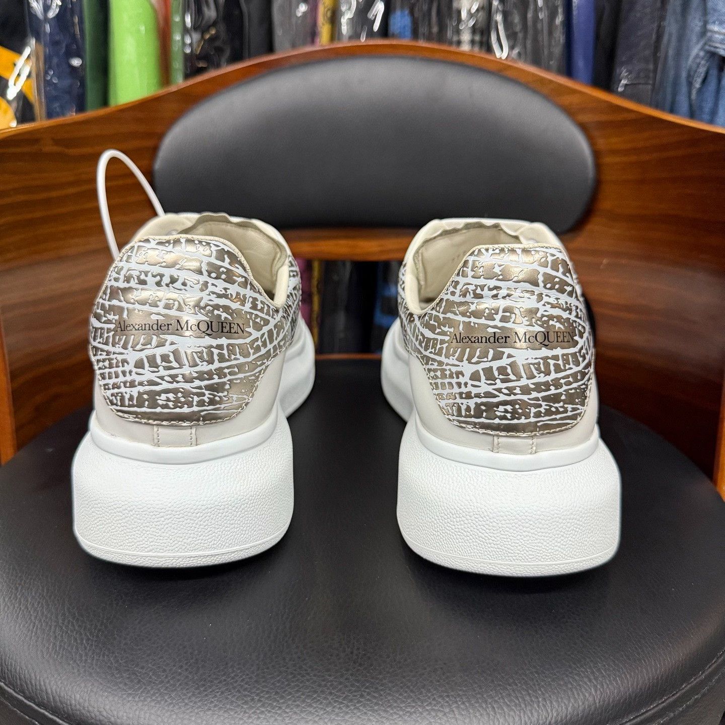 Alexander McQueen Alexander McQueen White Lowtop Sneakers 44 Men Size US 10.5 / EU 43-44 - 3 Thumbnail