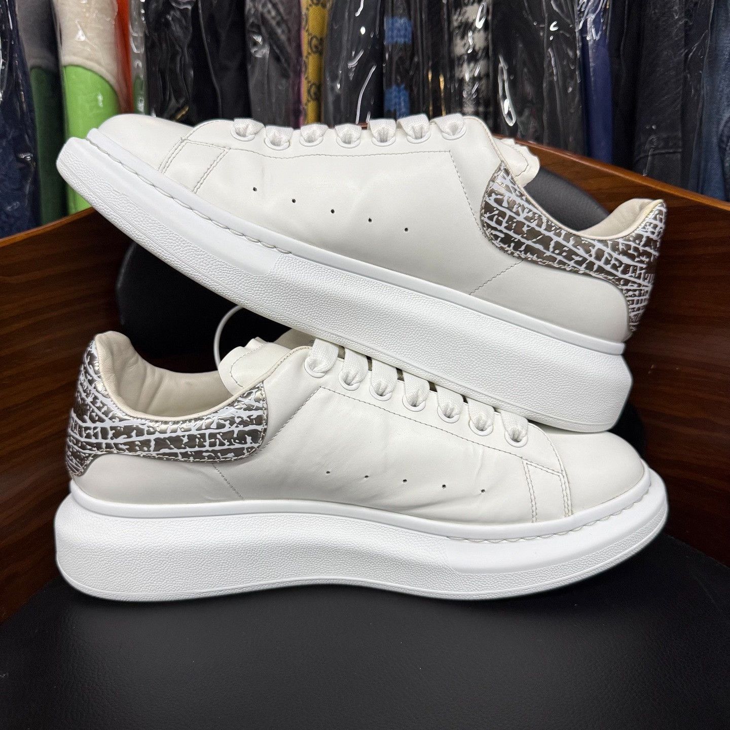 Alexander McQueen Alexander McQueen White Lowtop Sneakers 44 Men Size US 10.5 / EU 43-44 - 5 Thumbnail